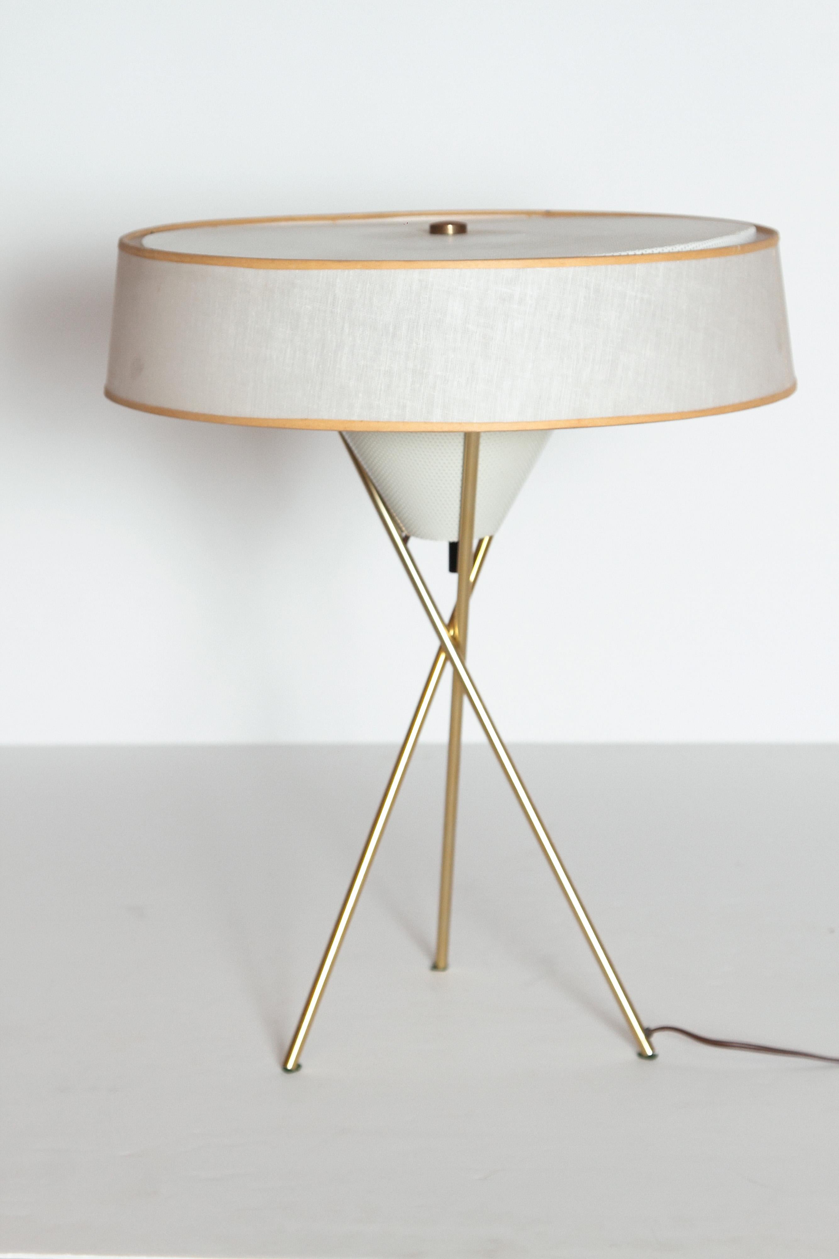 Mid-Century Modern Tripod Table Lamp by Gerald Thurston for Lightolier 1