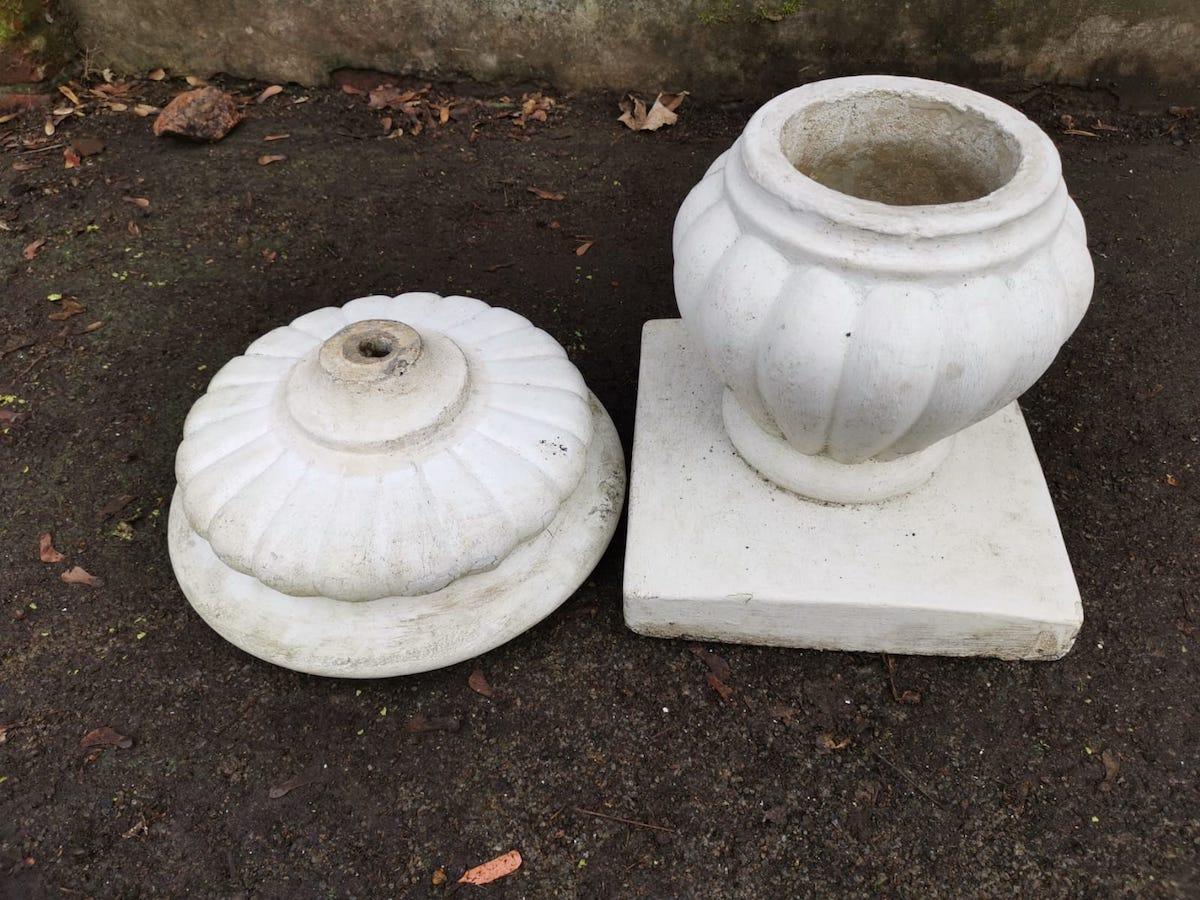 Mid-Century Modern Two-Piece French Concrete Bulbous Fluted Planter on Stand For Sale 2