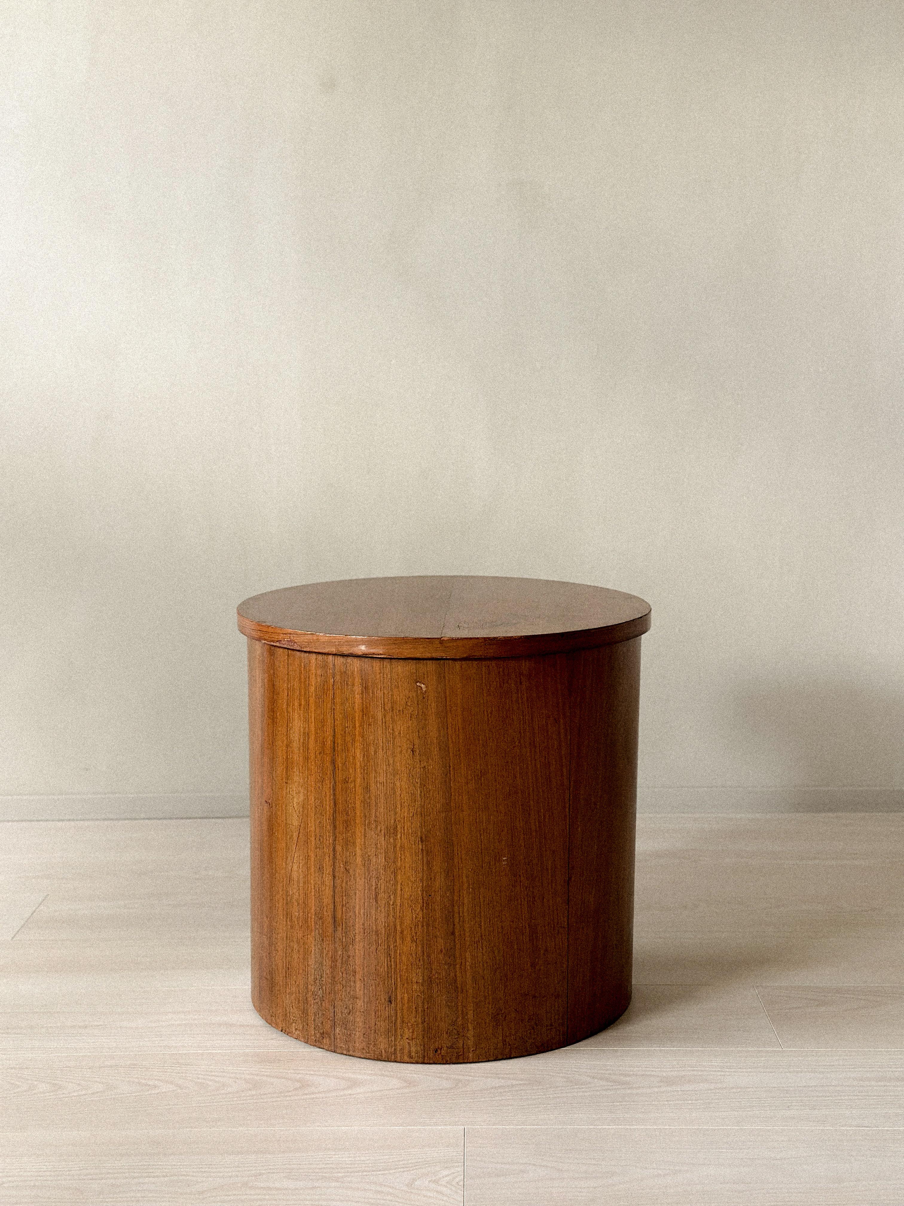 Français Table d'appoint en Oak du milieu du siècle avec pied en métal, France, c.C. années 1950 en vente