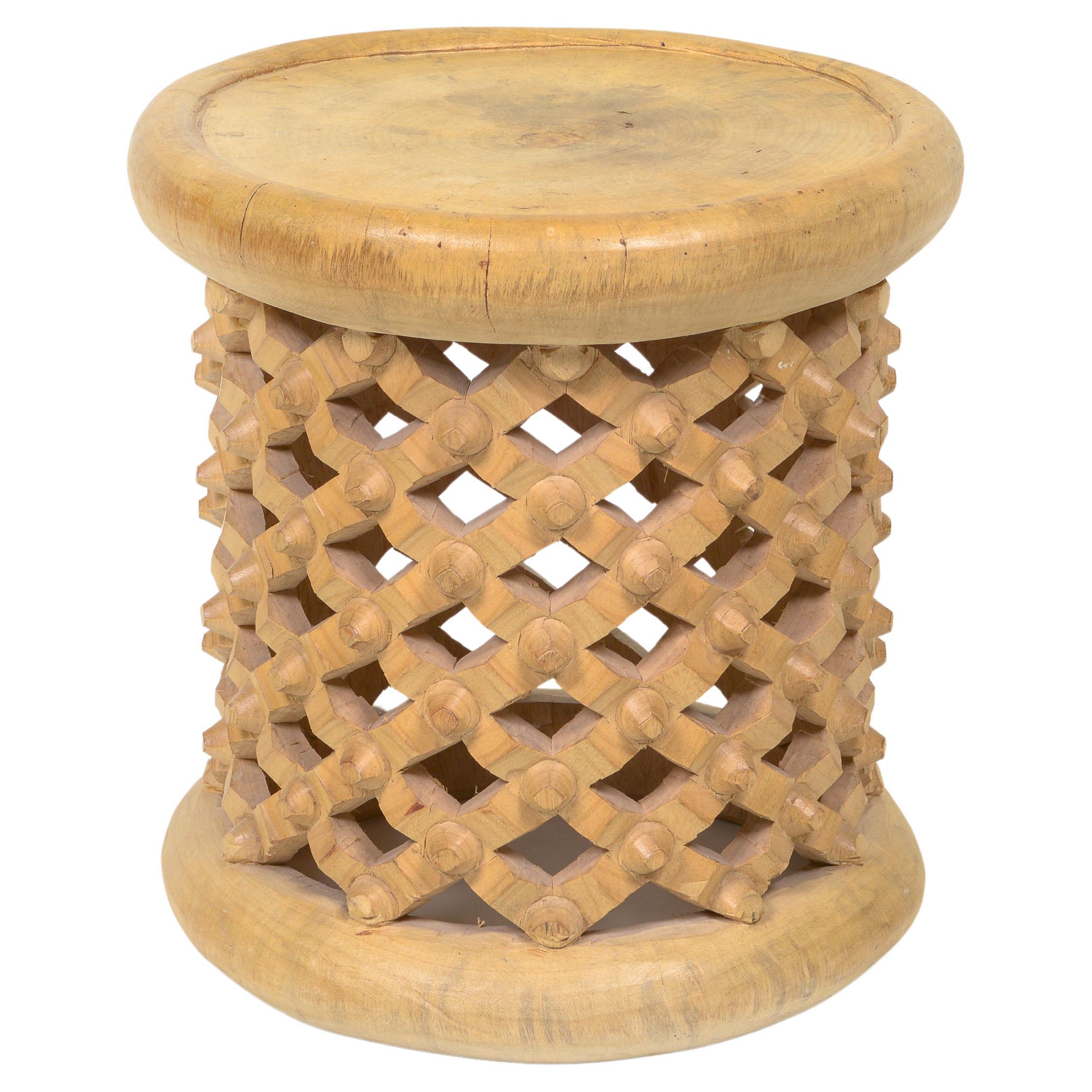 Ein roher Bamileke Wood Beistelltisch aus der Mitte des Jahrhunderts