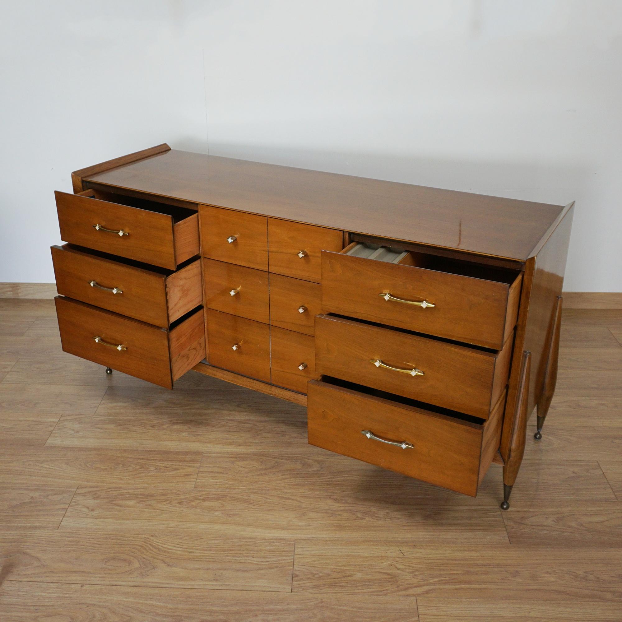 A mid-century Sideboard designed by Kent Coffey for J.B. Van Sciver Co In Good Condition In Forest Row, East Sussex
