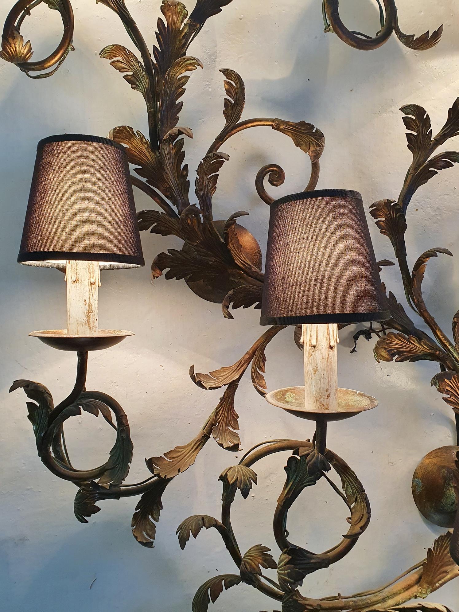 A Mid-century Single Italian Wall Sconce Rococo Style For Sale 5