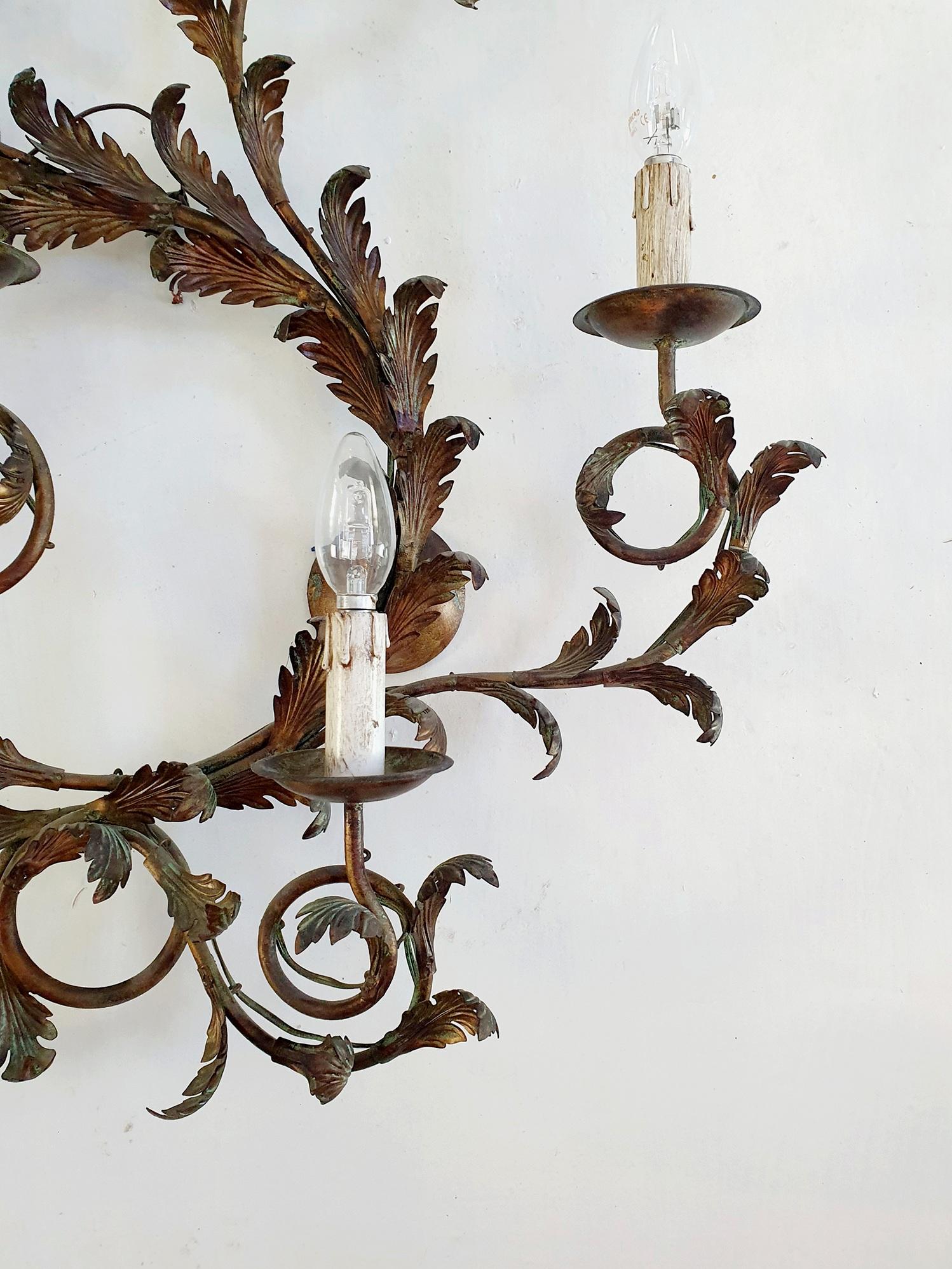 A Mid-century Single Italian Wall Sconce Rococo Style For Sale 2