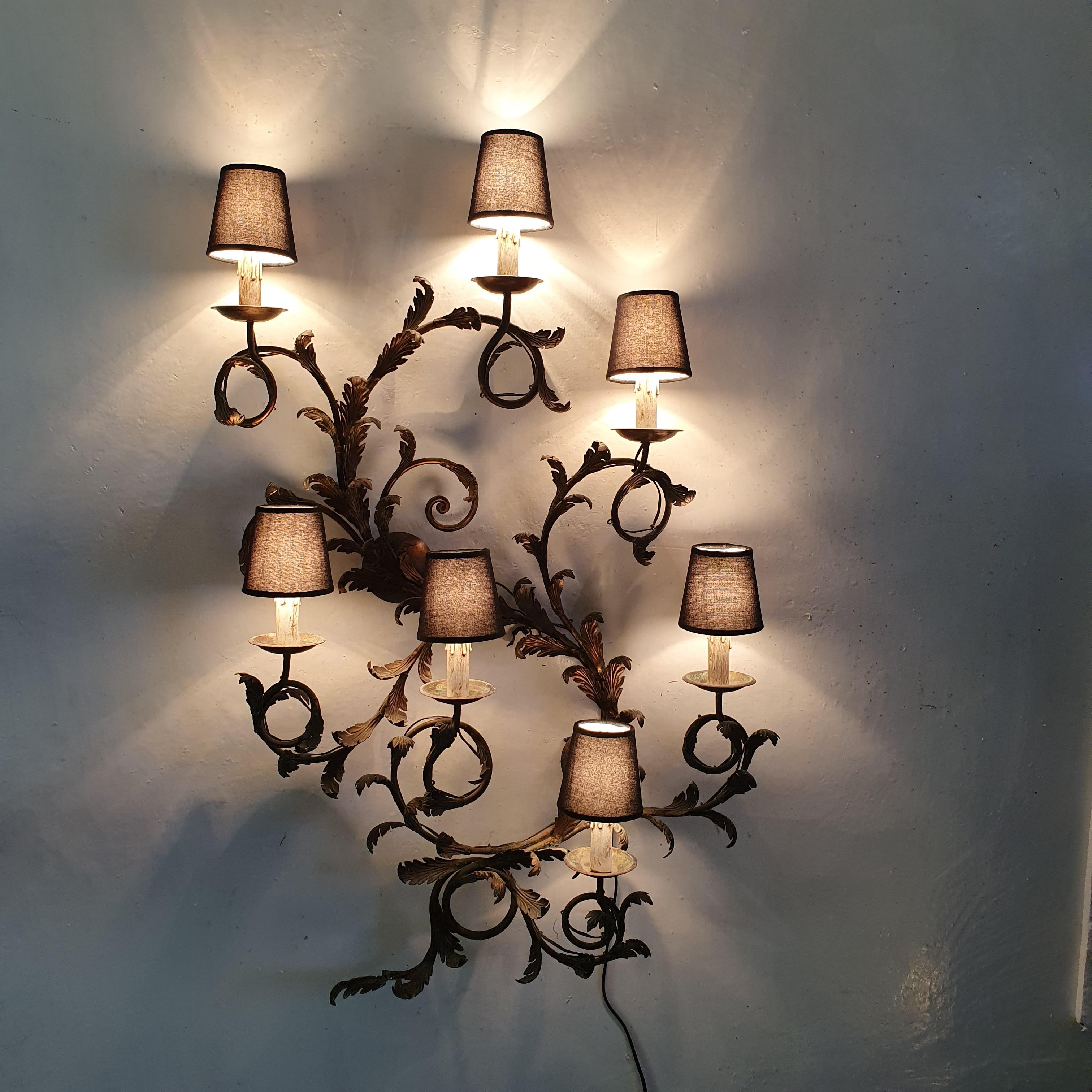 A Mid-century Single Italian Wall Sconce Rococo Style For Sale 3