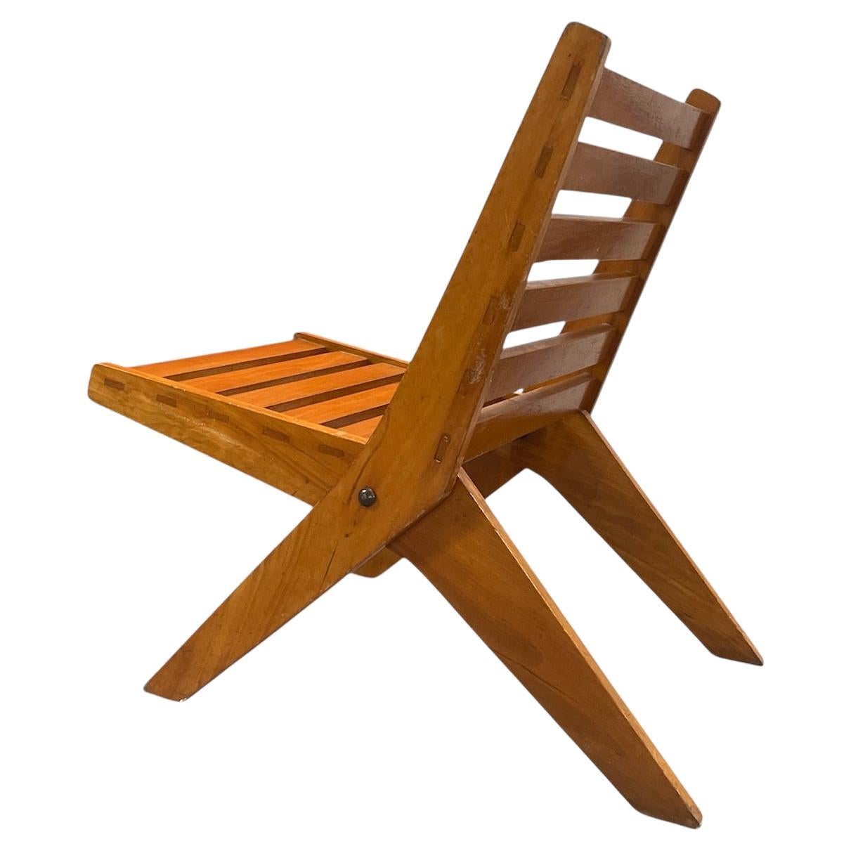 Chaise à ciseaux pliante à lattes du milieu du siècle dernier