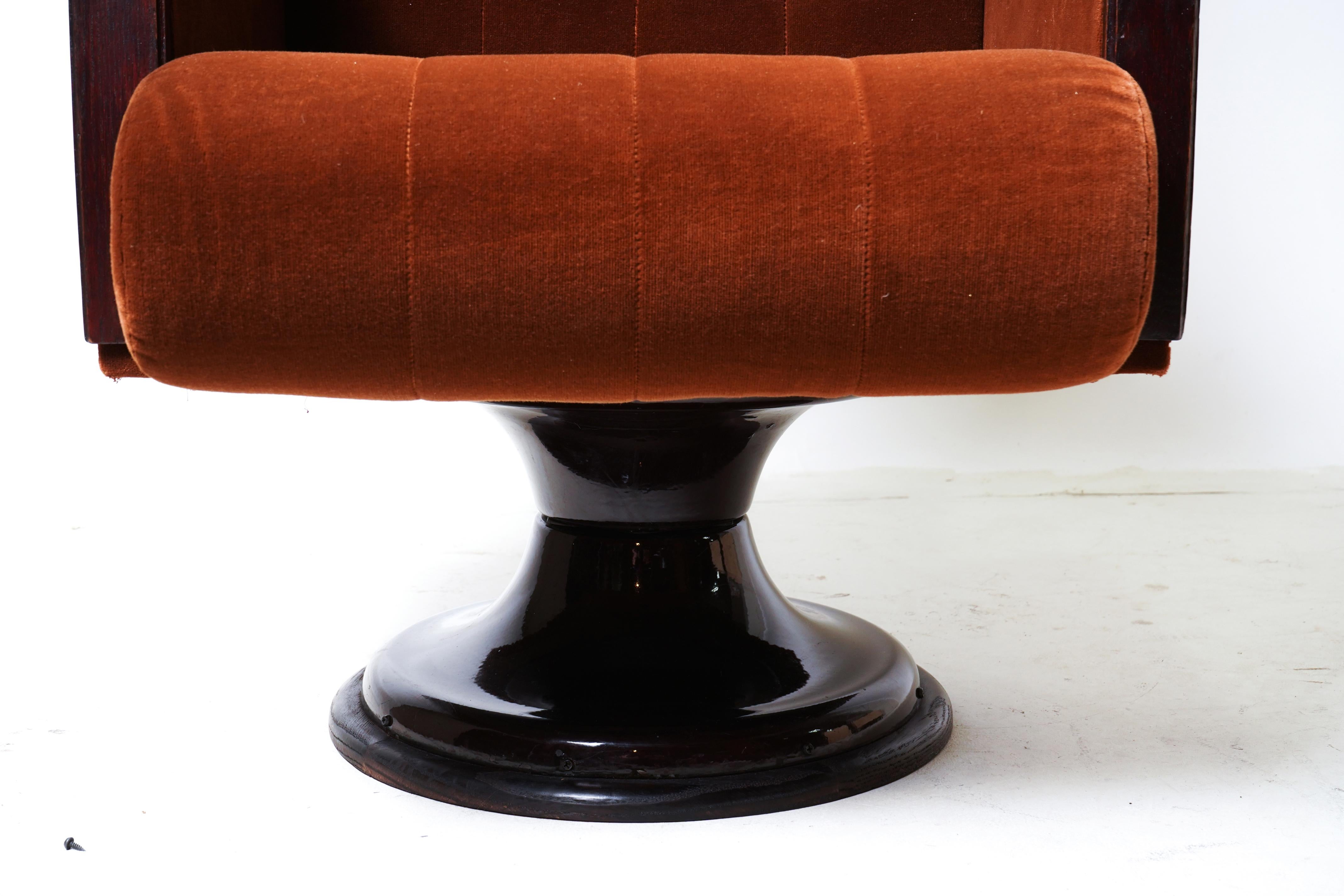 Mid-Century Socialist Lounge Chair For Sale 6