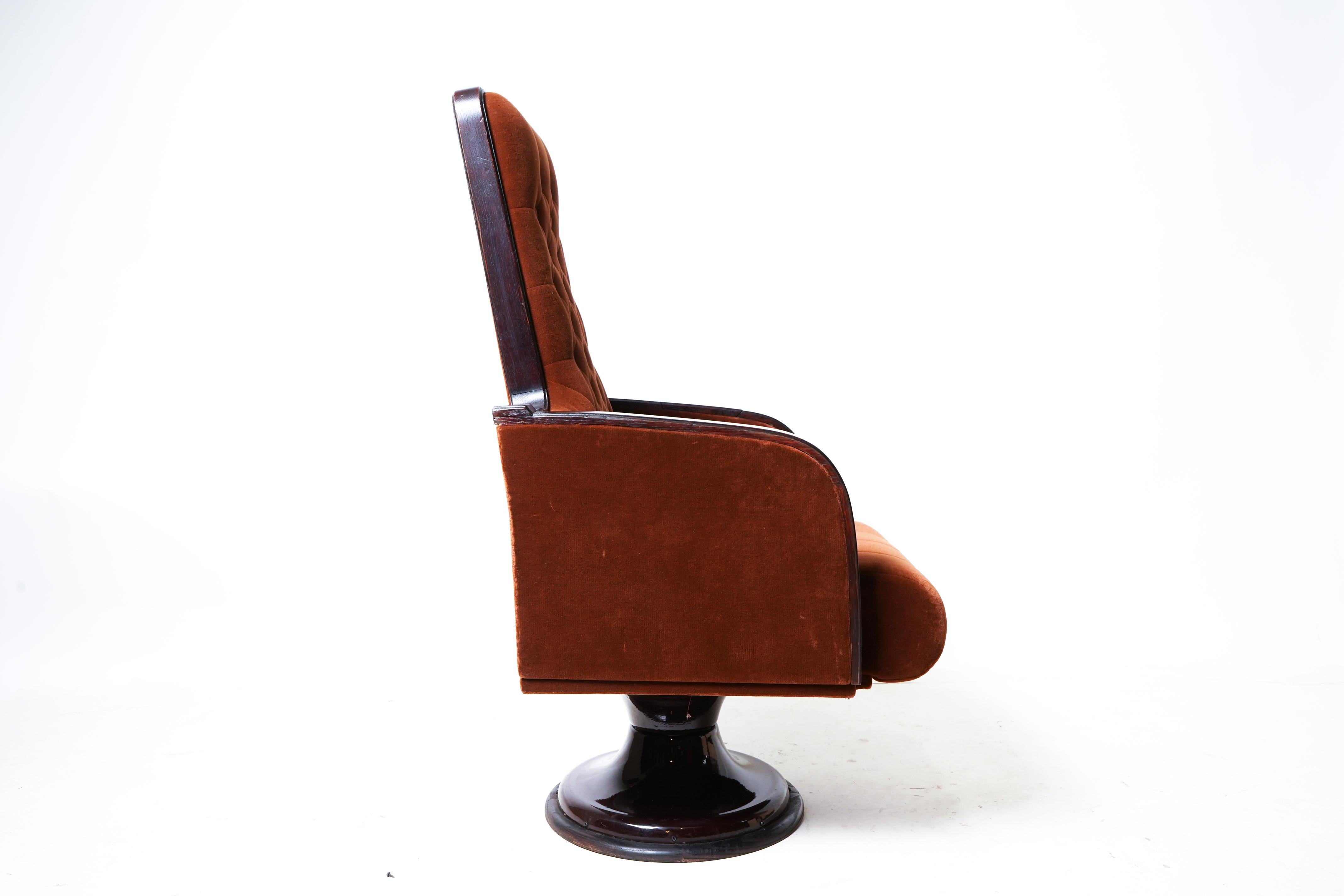 Mid-Century Socialist Lounge Chair  For Sale 1