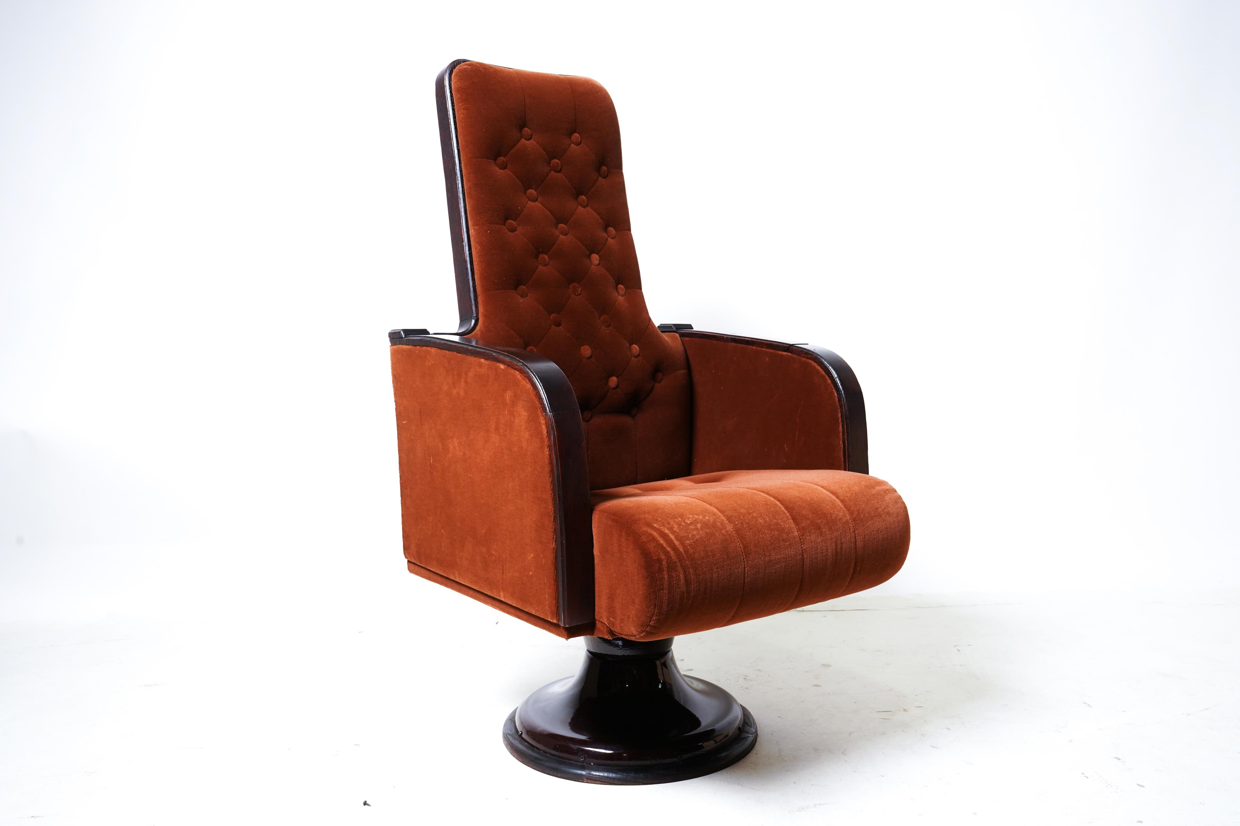 Mid-Century Socialist Lounge Chair For Sale 2