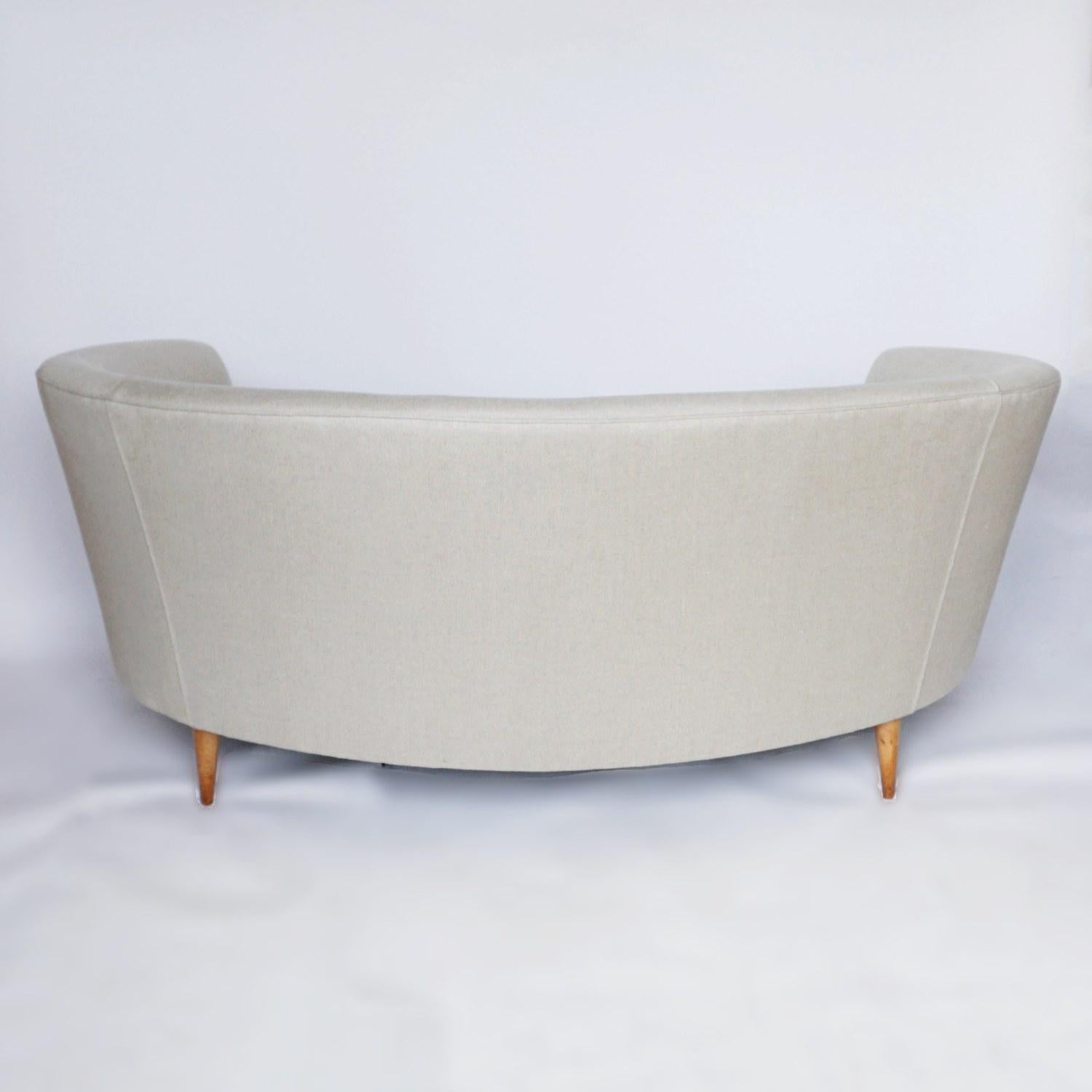 Midcentury Sofa Attributed to Gio Ponti, Italian, circa 1950 1