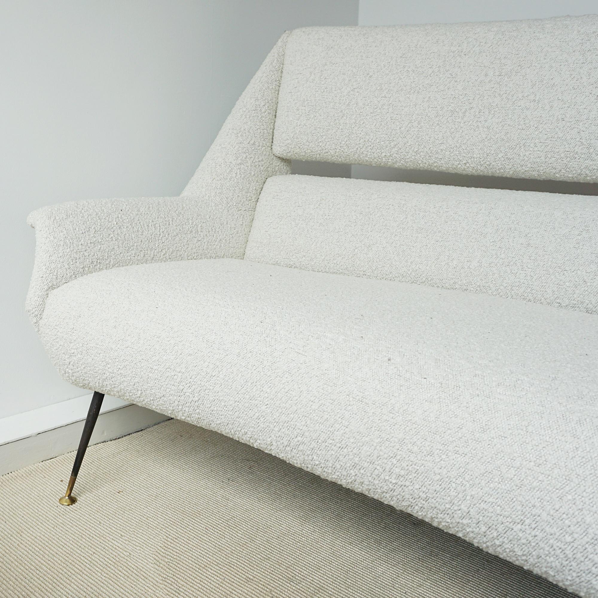 A Mid-Century Sofa by Gigi Radice for Minotti For Sale 3