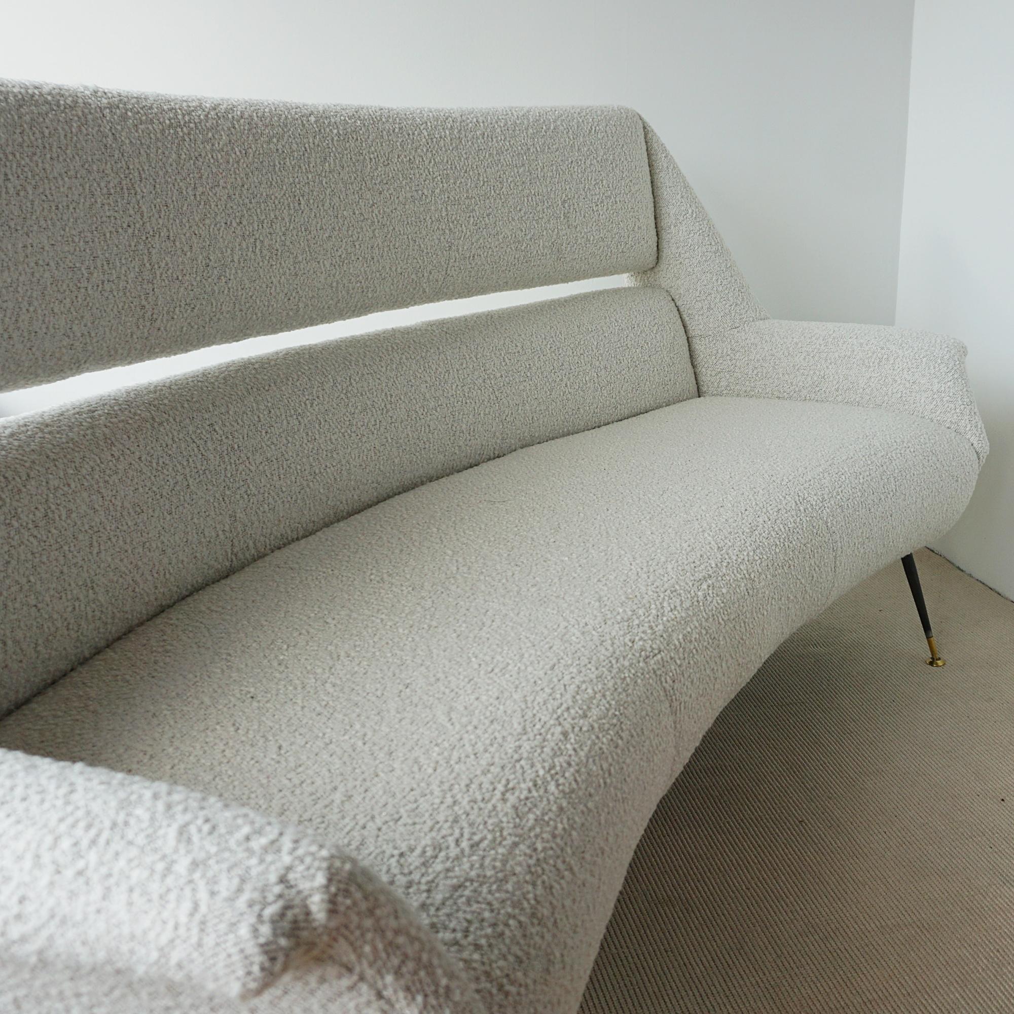 A Mid-Century Sofa by Gigi Radice for Minotti For Sale 4