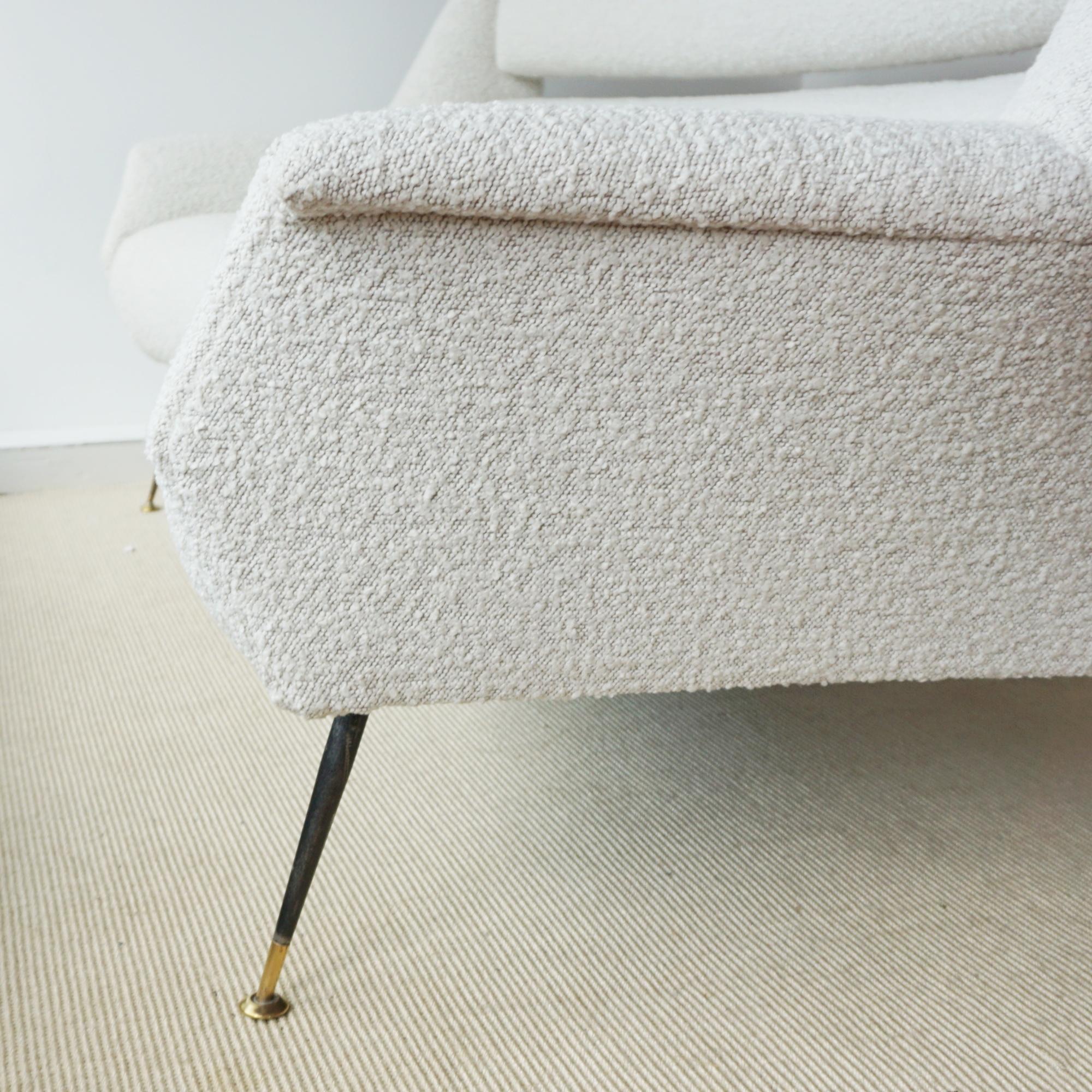 A Mid-Century Sofa by Gigi Radice for Minotti For Sale 1