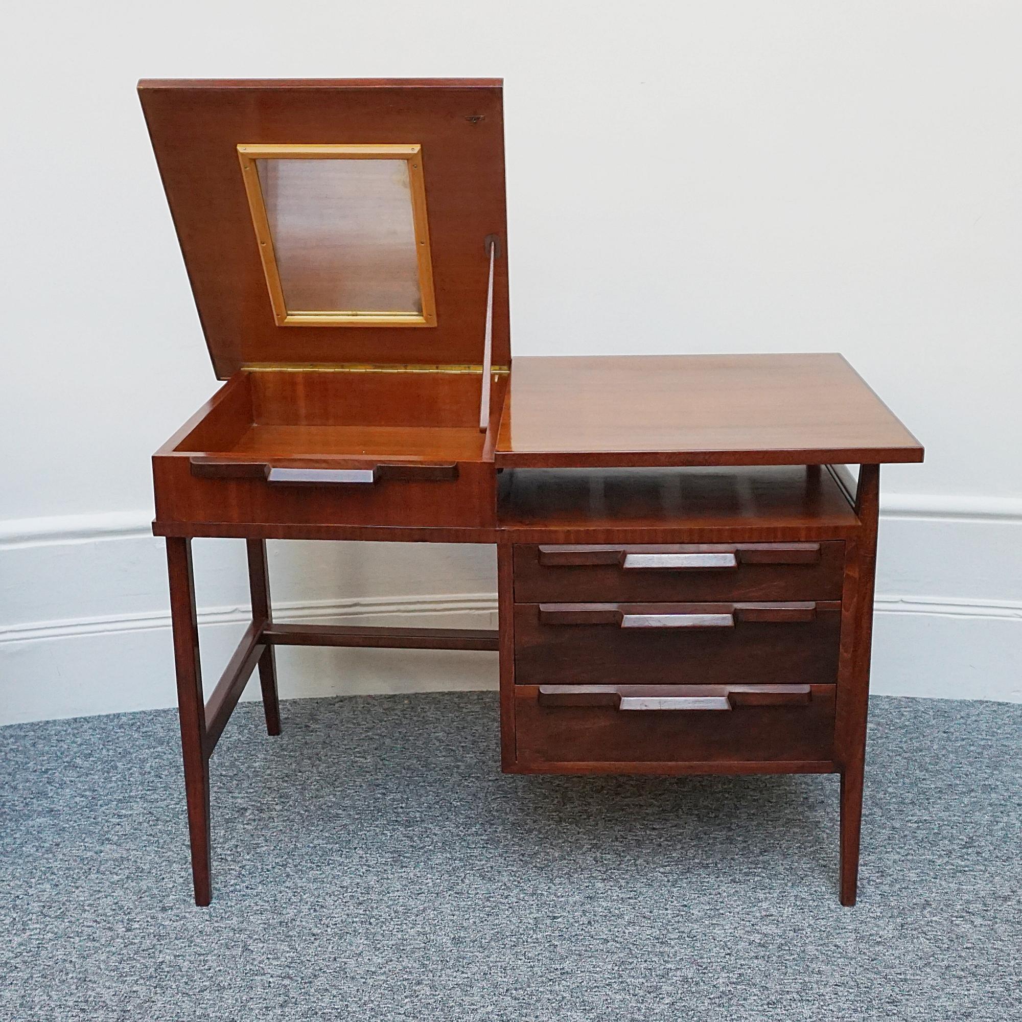 Mahogany A Mid-Century Writing Desk Attributed to Gio Ponti For Sale