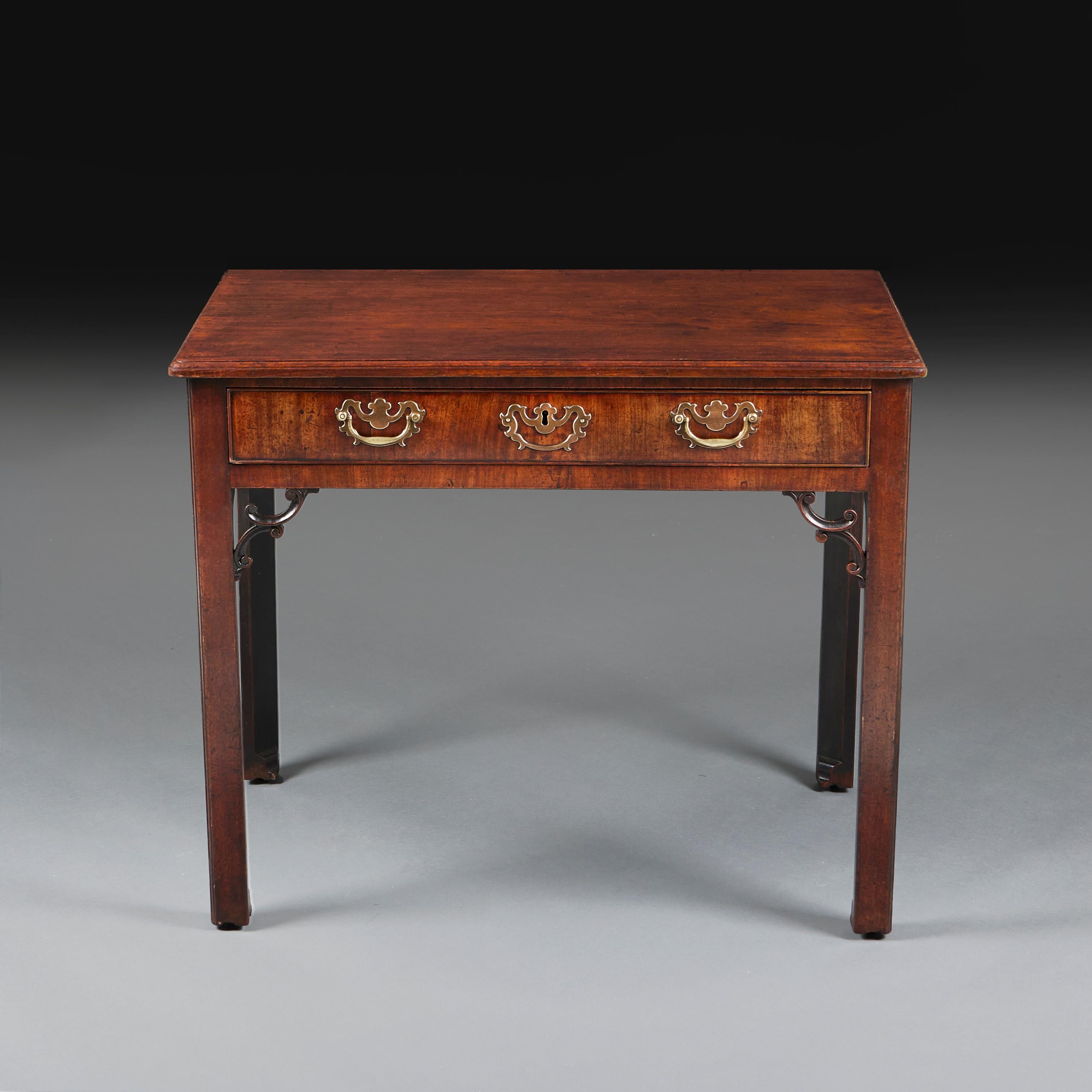 Table d'appoint d'époque Chippendale du milieu du XVIIIe siècle