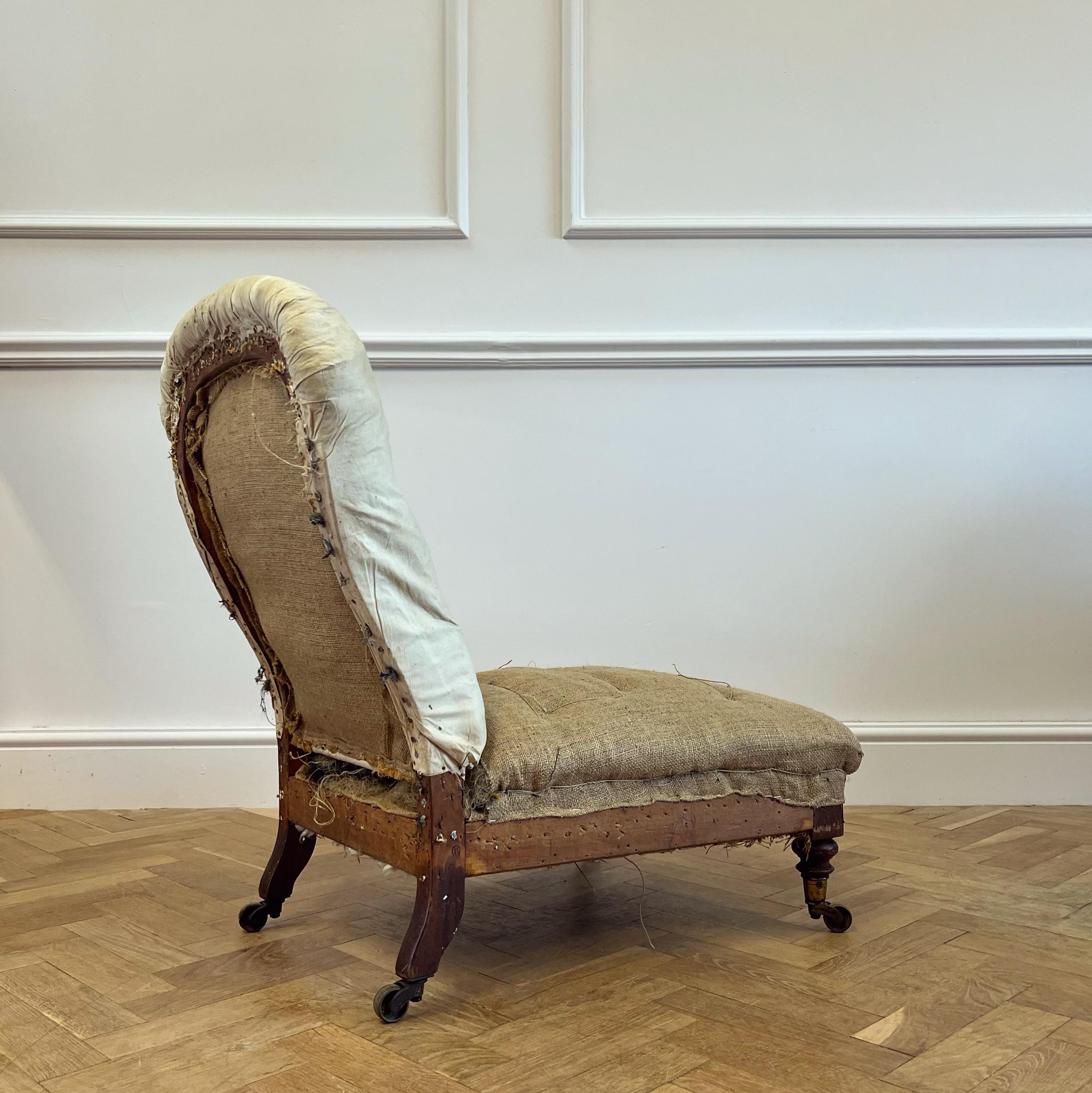 A fine slipper chair featuring balloon back with wide seat and on turned walnut front legs of the highest quality and attributed to Howard & Sons.

English, Early Nineteenth Century

Inquire about this piece

H 30 3/4 x W 22 x D 29 inches
