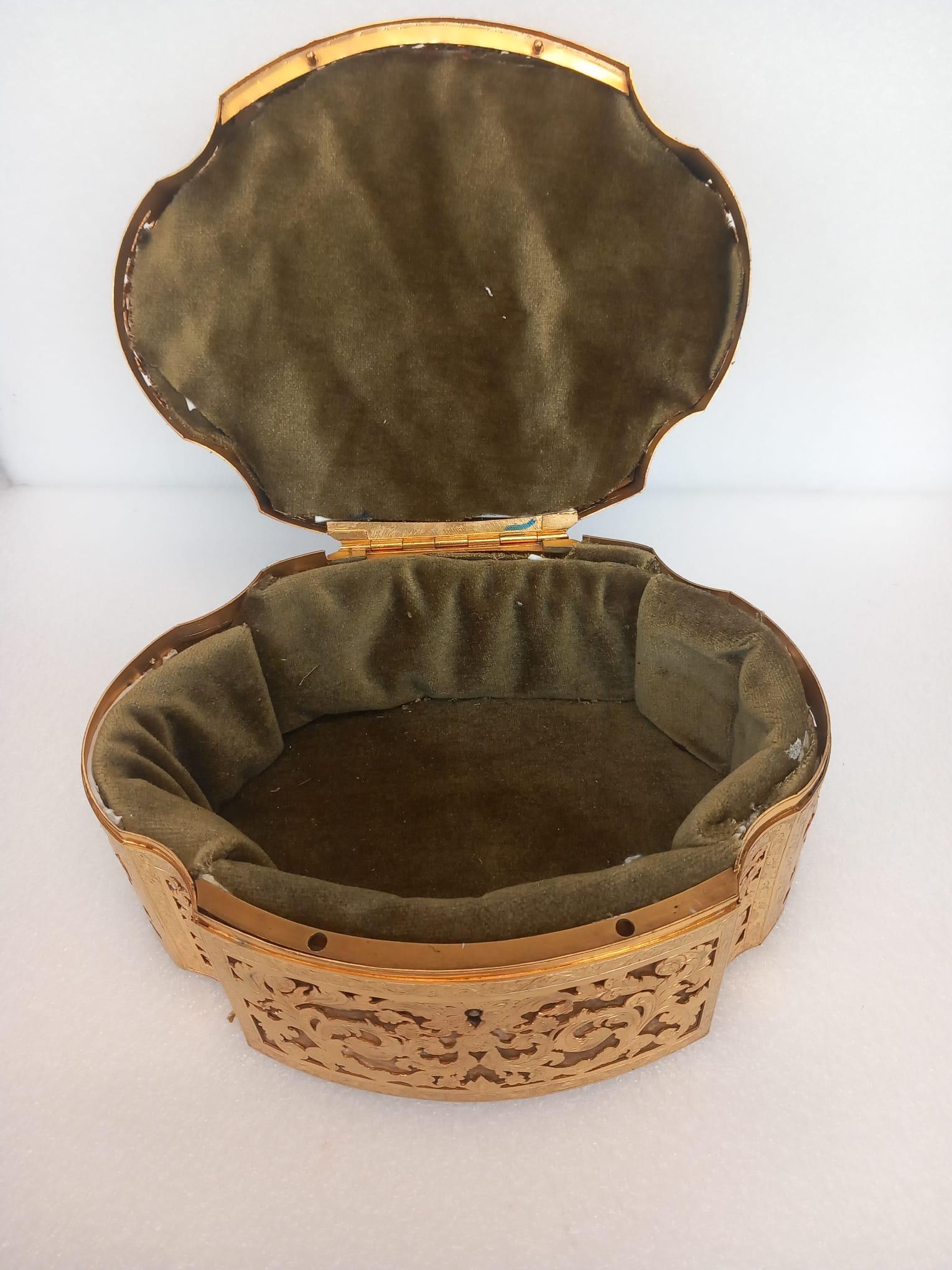 Bronze A mid nineteenth century French ormolu casket For Sale