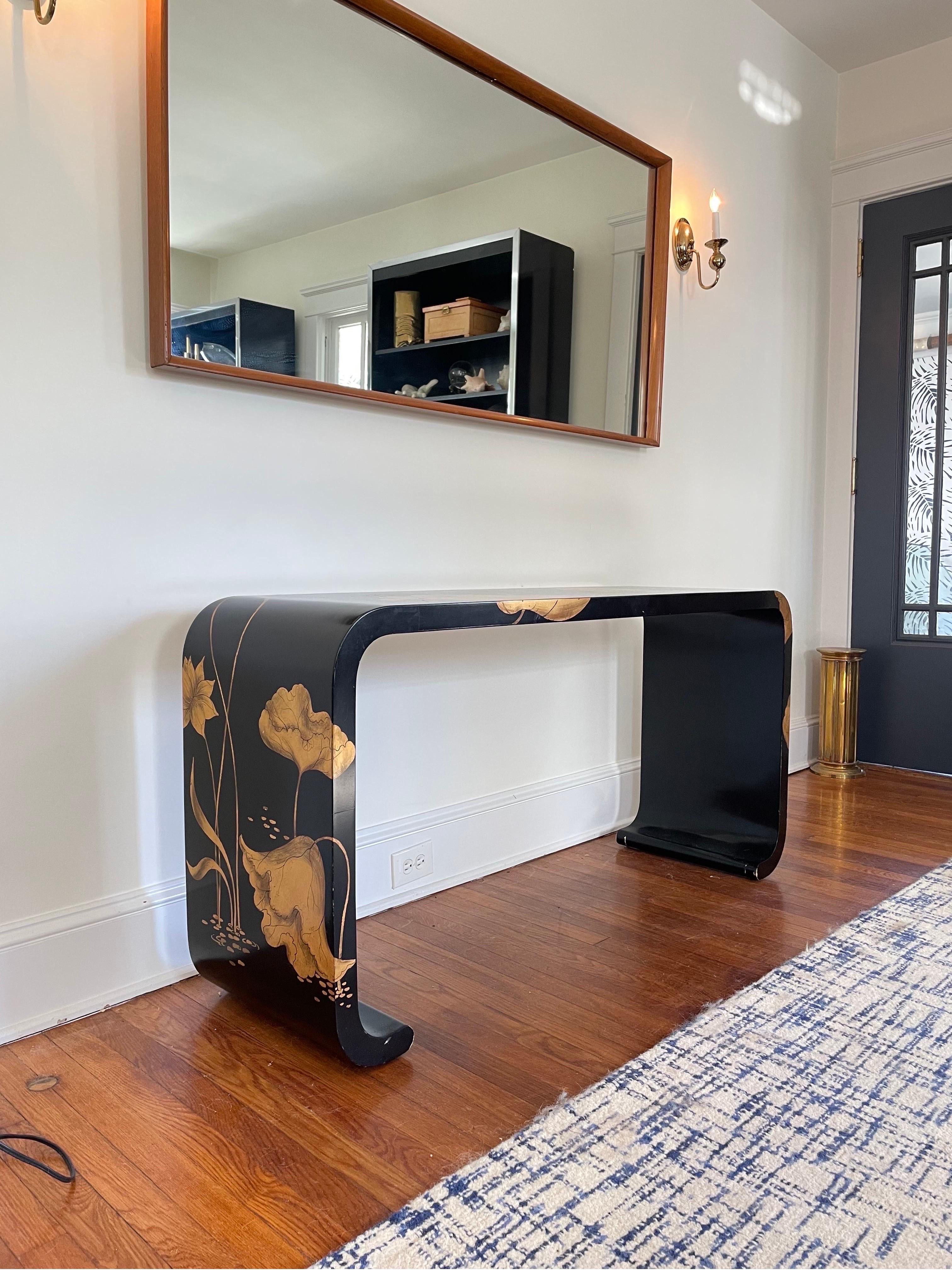 Mid to Late 20th Century Asian Lacquered Console Table In Good Condition In W Allenhurst, NJ