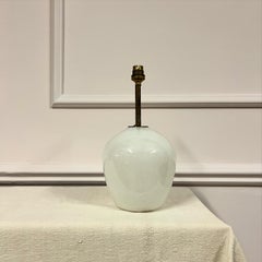 Eine französische Glaslampe aus der Mitte des zwanzigsten Jahrhunderts