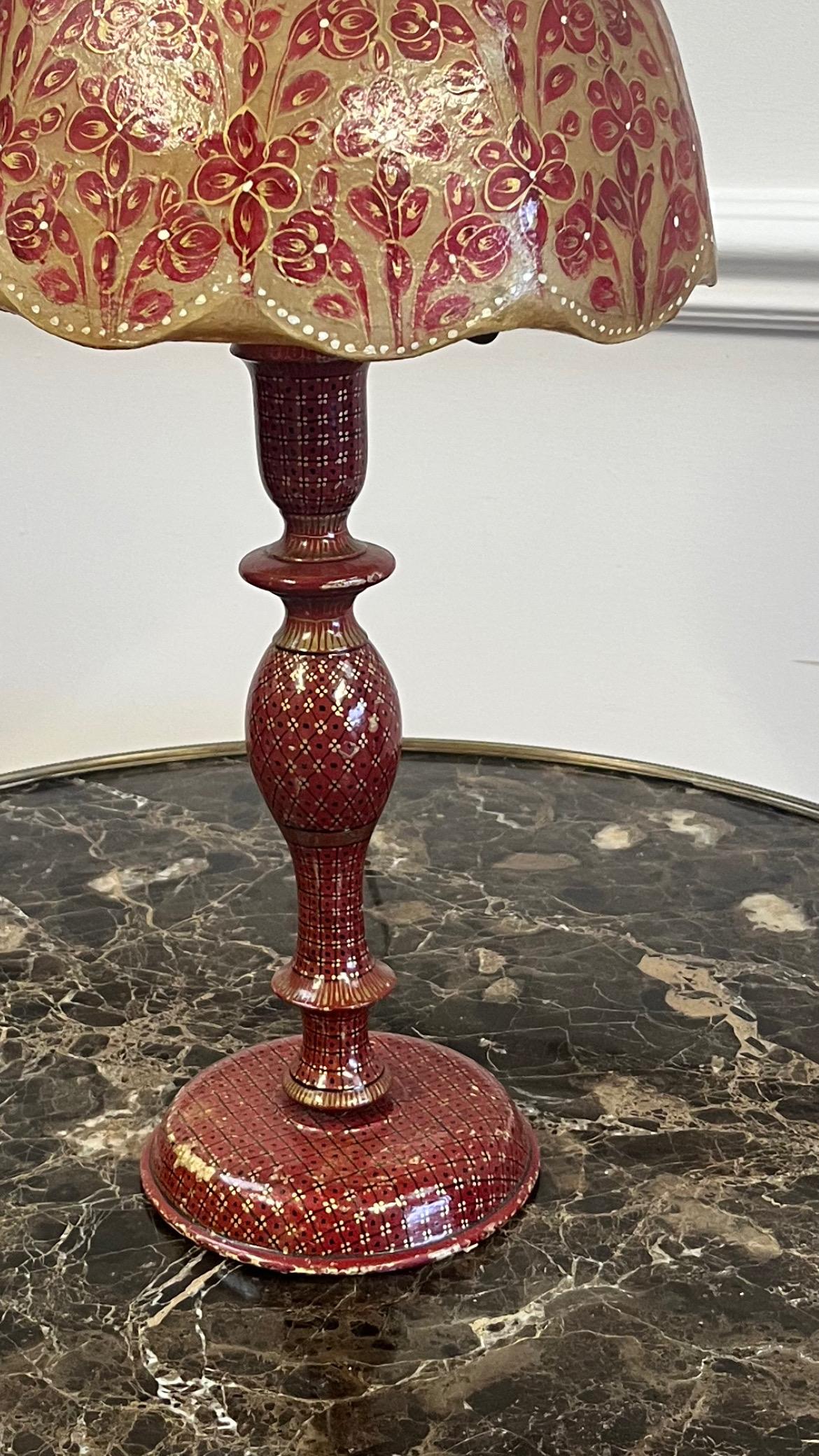 Français Lampe en laque et velum du milieu du Twentieth siècle en vente