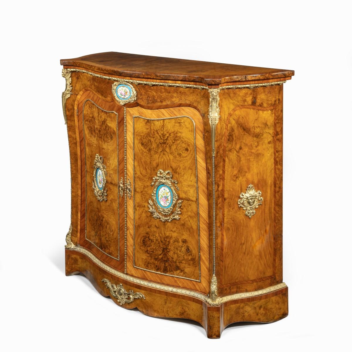 Mid-Victorian Kingwood Serpentine Cabinet For Sale 10