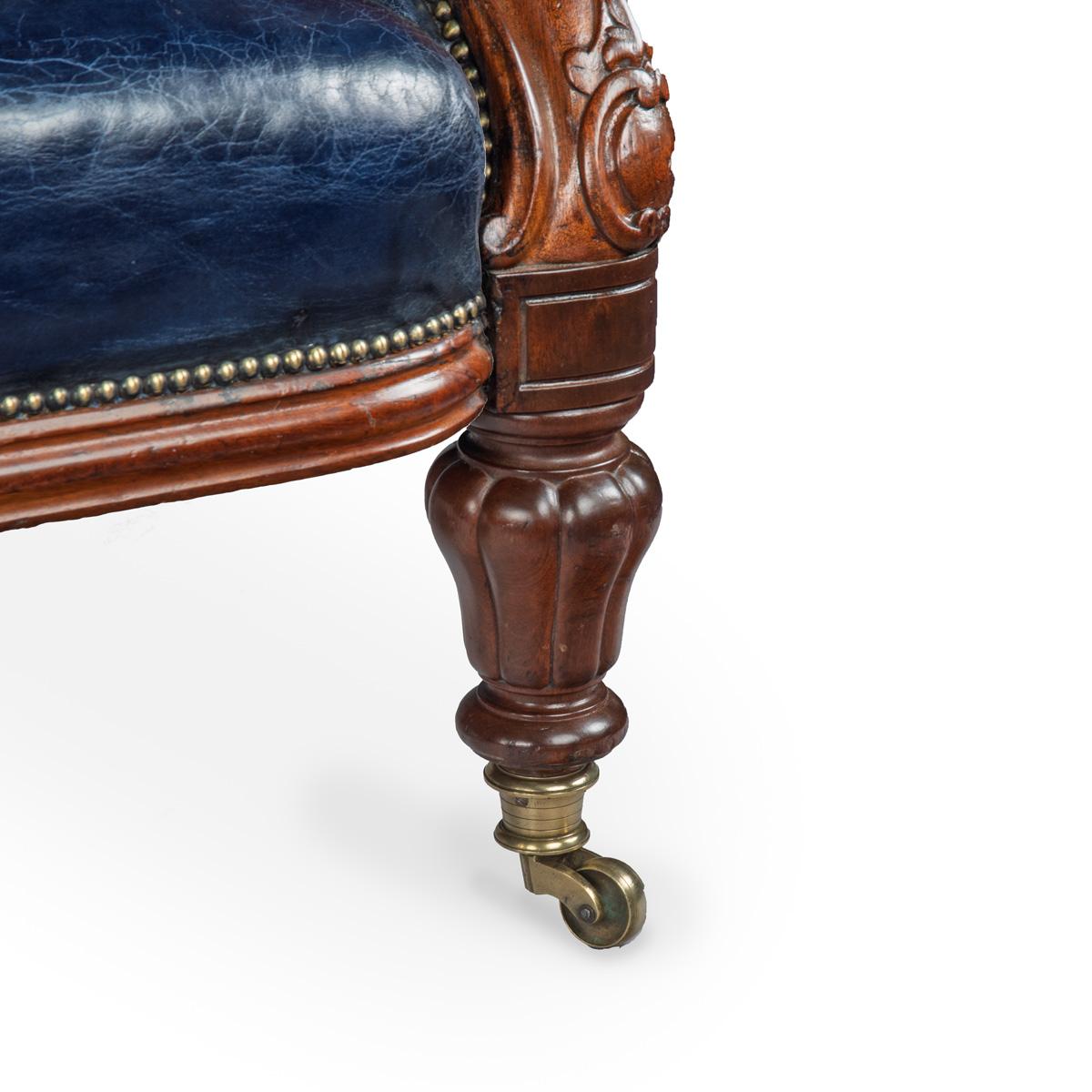 Mitte viktorianisches Mahagoni-Sofa mit drei Sitzern (Viktorianisch) im Angebot