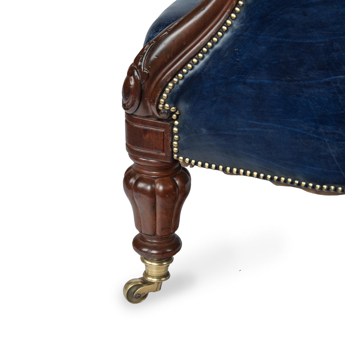 Mitte viktorianisches Mahagoni-Sofa mit drei Sitzern (19. Jahrhundert) im Angebot