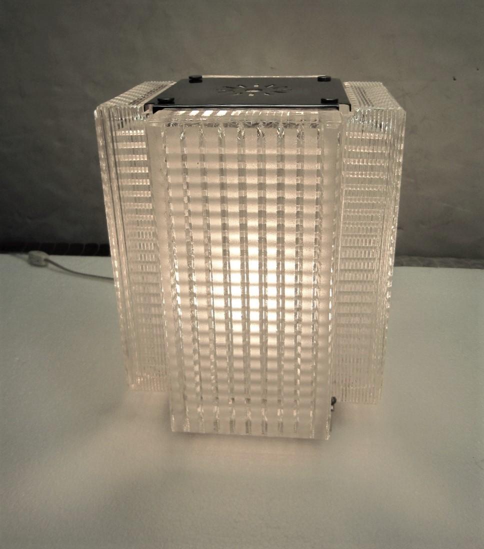 A Midcentury 4 panel cubist glass table lamp with polished nickeled trim For Sale 3