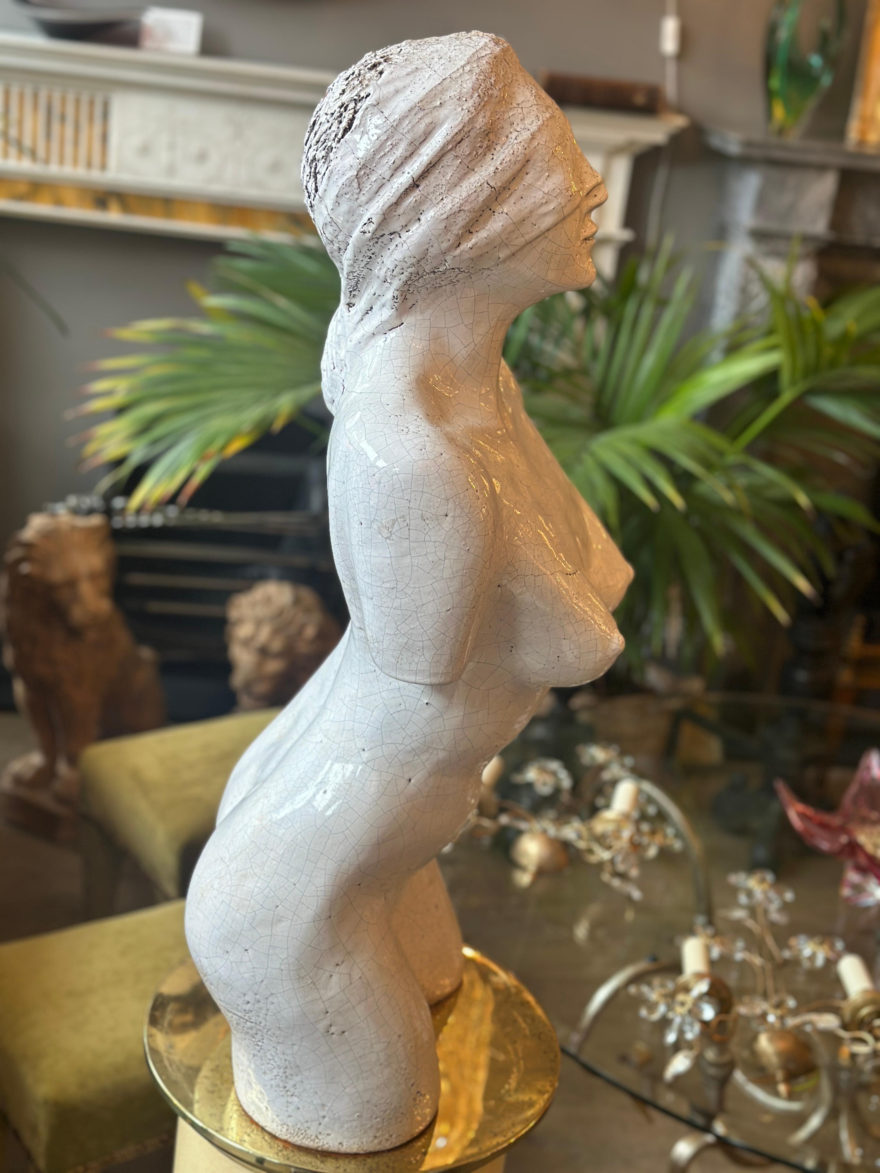 Mid-Century Modern Buste de bondage français en terre cuite émaillée craquelée du milieu du siècle en vente