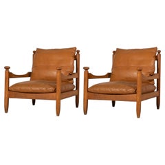 Des fauteuils de salon de style brutiste « Midcentury » signés Guillerme et Chambron