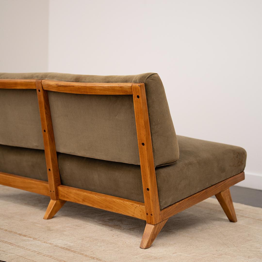 Sofá de mediados de siglo al estilo de Abel Sorenson siglo XX en venta