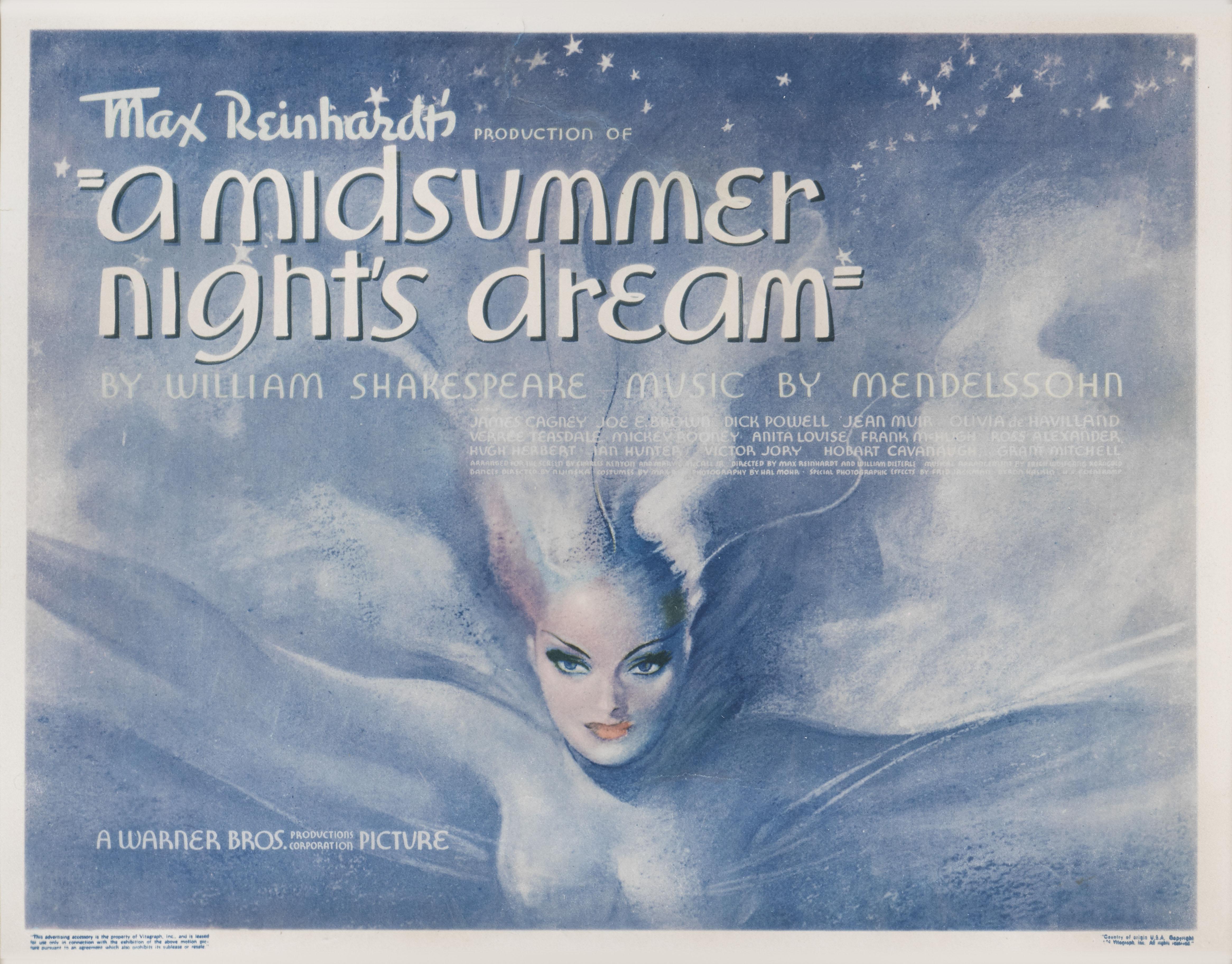 Dies ist eine äußerst seltene und schöne Original-US-Titelkarte  für den Fantasy-Film A Midsummer Night's Dream von 1935.
In diesem Film spielten James Cagney, Dick Powell und Olivia de Havilland die Hauptrollen.
Das Werk ist mit UV-Plexiglas in