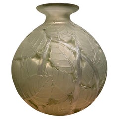 Antique A Milan vase by R.Lalique 