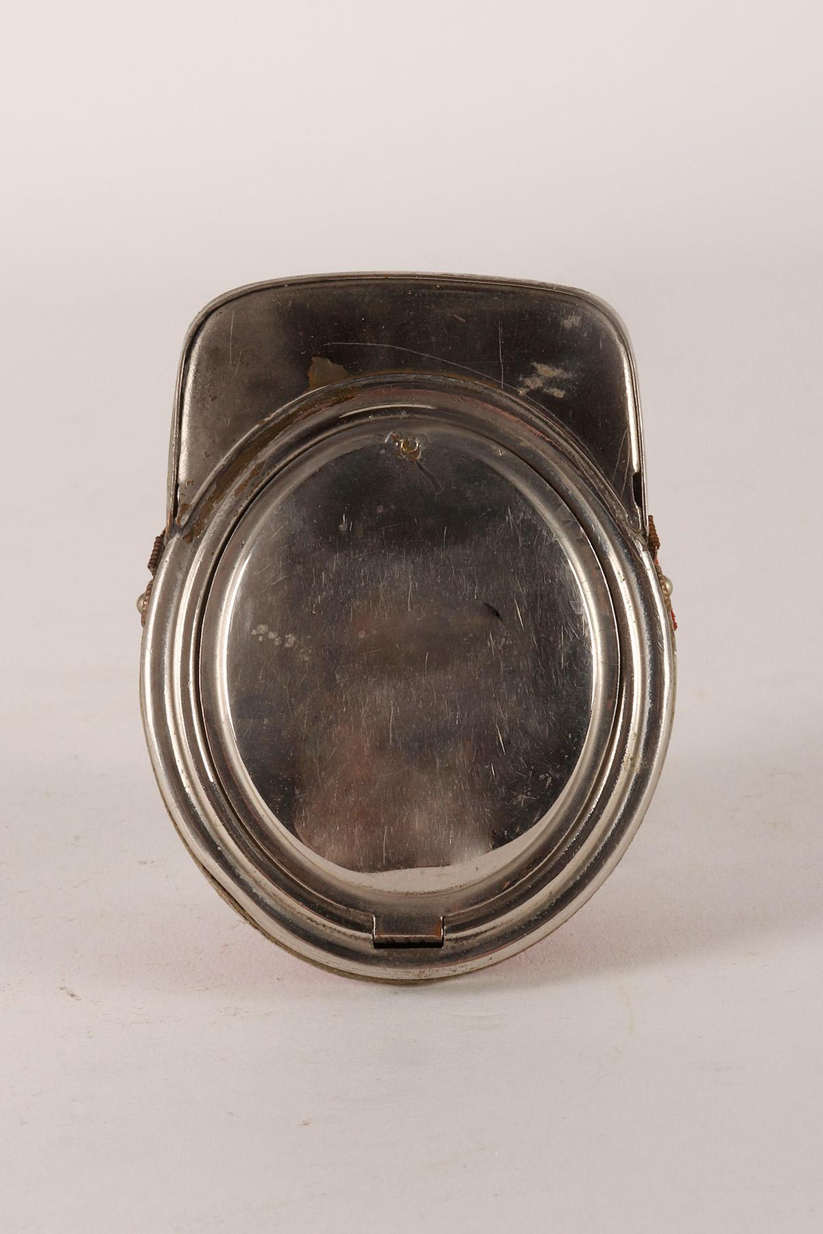 A military cap snuffbox, Paris, France beginning of 20th century For Sale 2