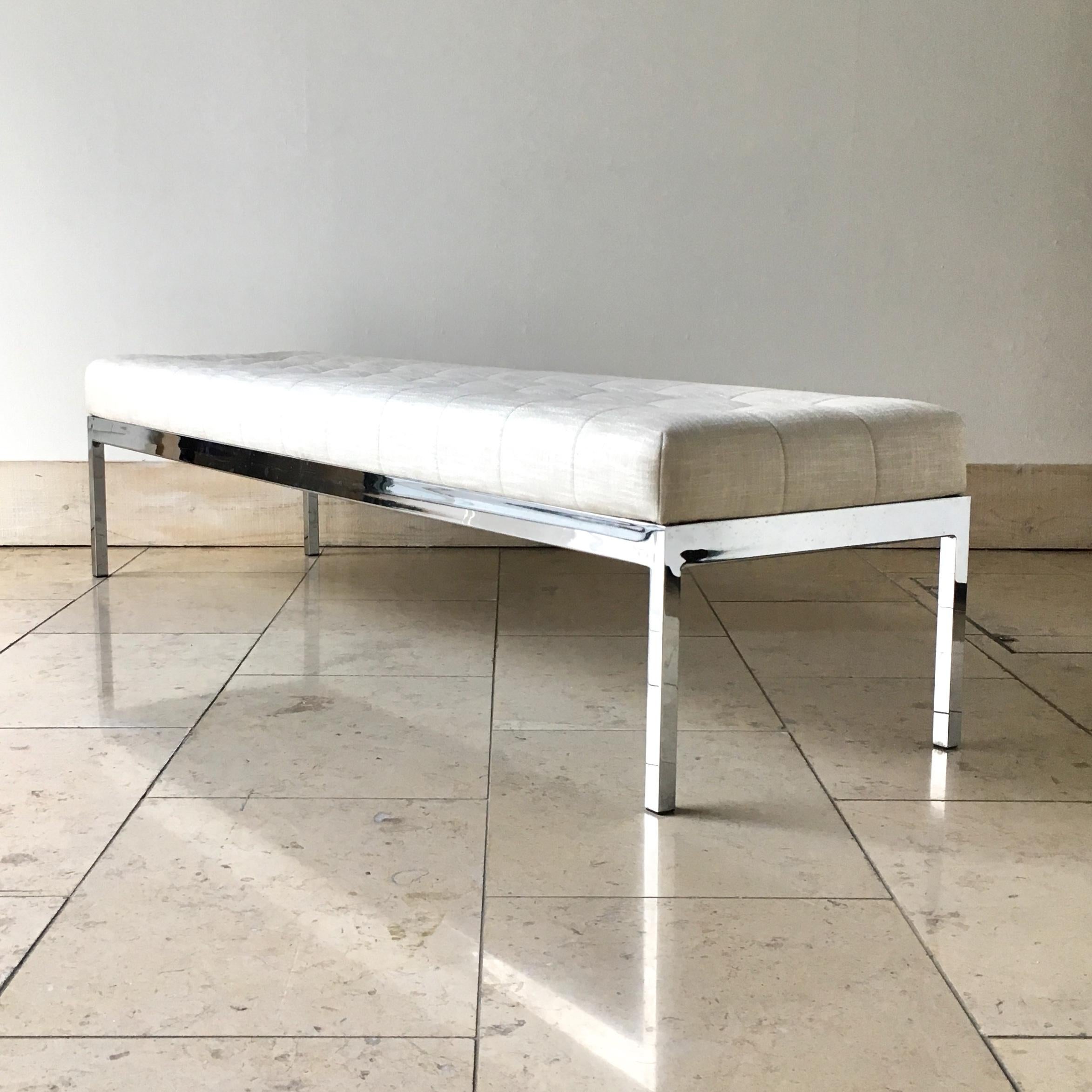 Milo Baughman Attributed Nickel and Linen Upholstered Bench In Good Condition For Sale In London, GB