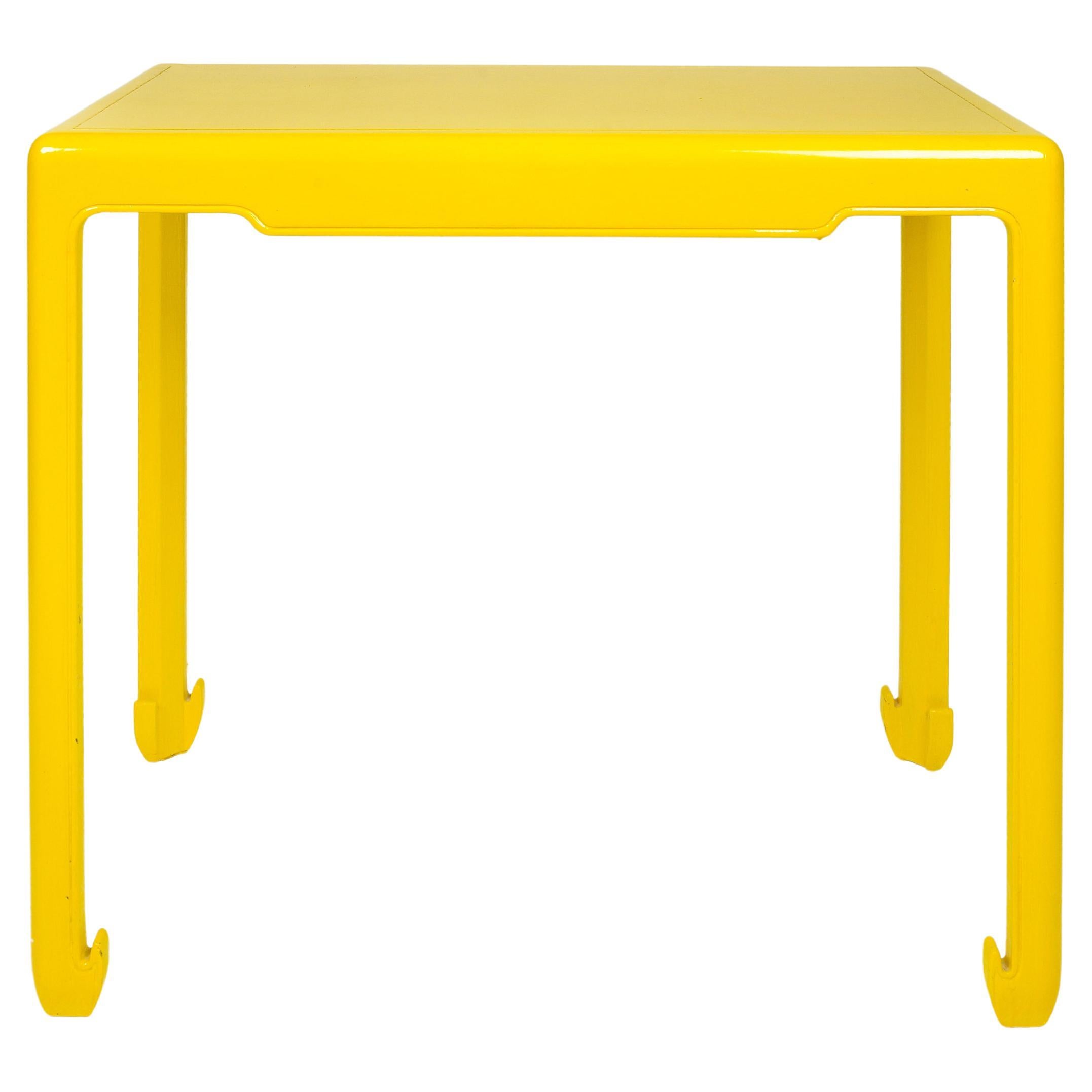 Table console en laque jaune de style Ming