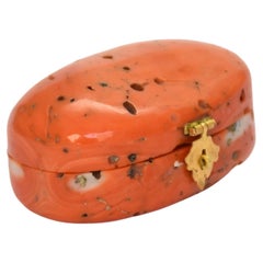 A miniature pocket size Natural Momo Coral and Gold Snuff box 