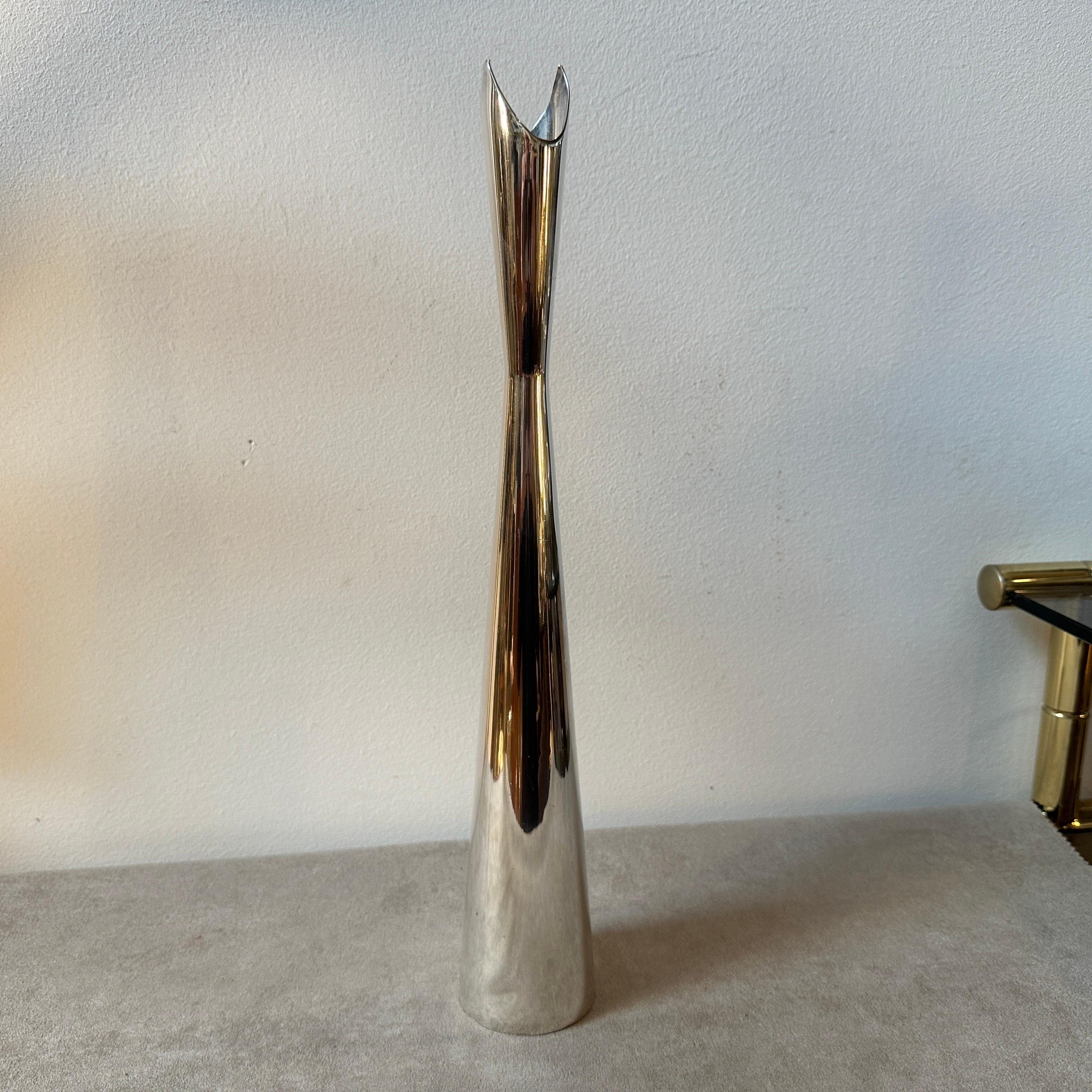 An iconic Cardinale Vase designed by Lino Sabattini and manufactured by Christofle in the Sixties.The Cardinale Vase, designed by Lino Sabattini for Christofle in the 1960s, epitomizes the minimalist and sculptural design sensibilities of