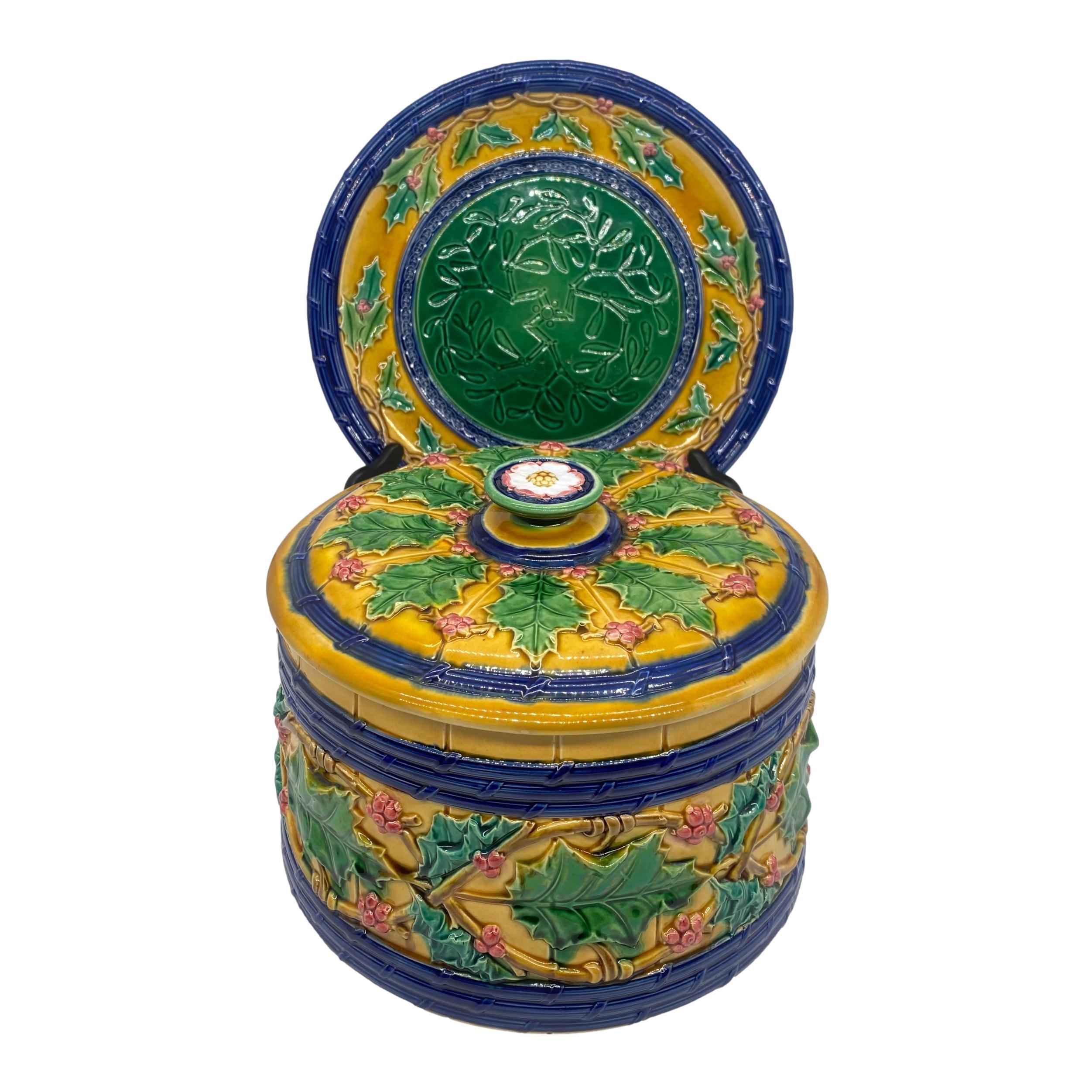 https://a.1stdibscdn.com/a-minton-majolica-christmas-tureen-cover-and-stand-english-dated-1867-for-sale-picture-2/f_13022/f_376506921703271777009/IMG_7528_clipped_rev_2_master.jpeg