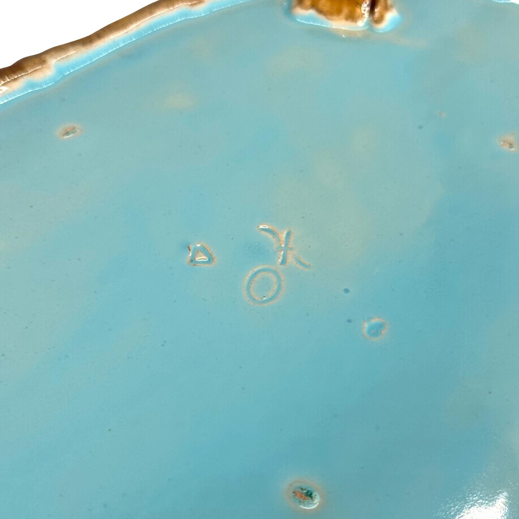 Soupière à tarte, couvercle et doublure en majolique de Minton, datant de 1859. en vente 10