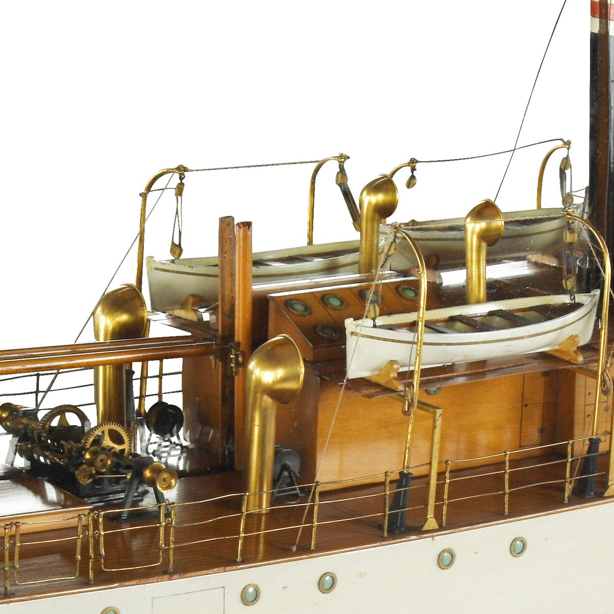 Un modelo de astillero con fondo de espejo del 'S.S. Scott', por Garston de Liverpool, 1904 en venta 4