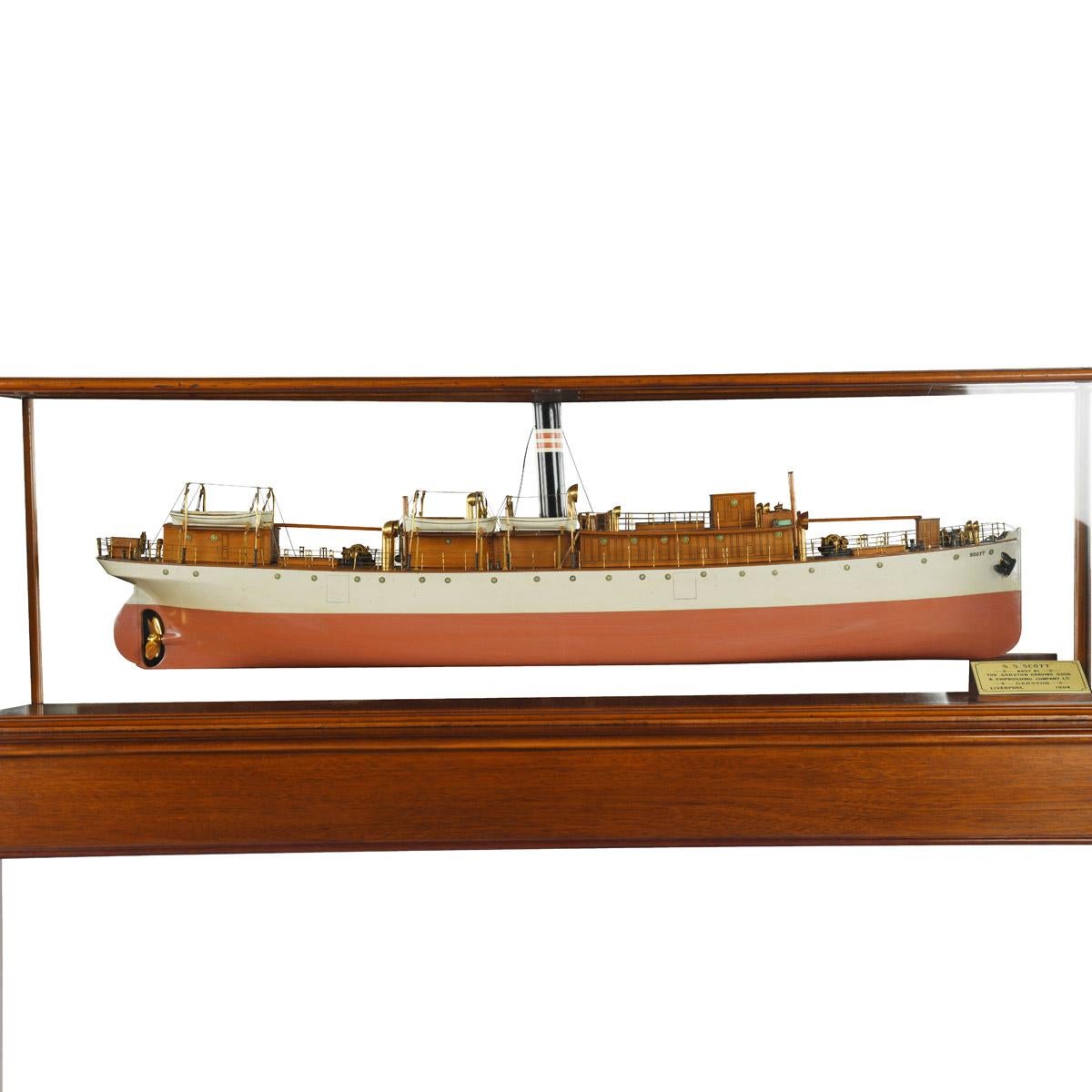 Un modelo de astillero con fondo de espejo del 'S.S. Scott', por Garston de Liverpool, 1904 en Bueno estado para la venta en Lymington, Hampshire