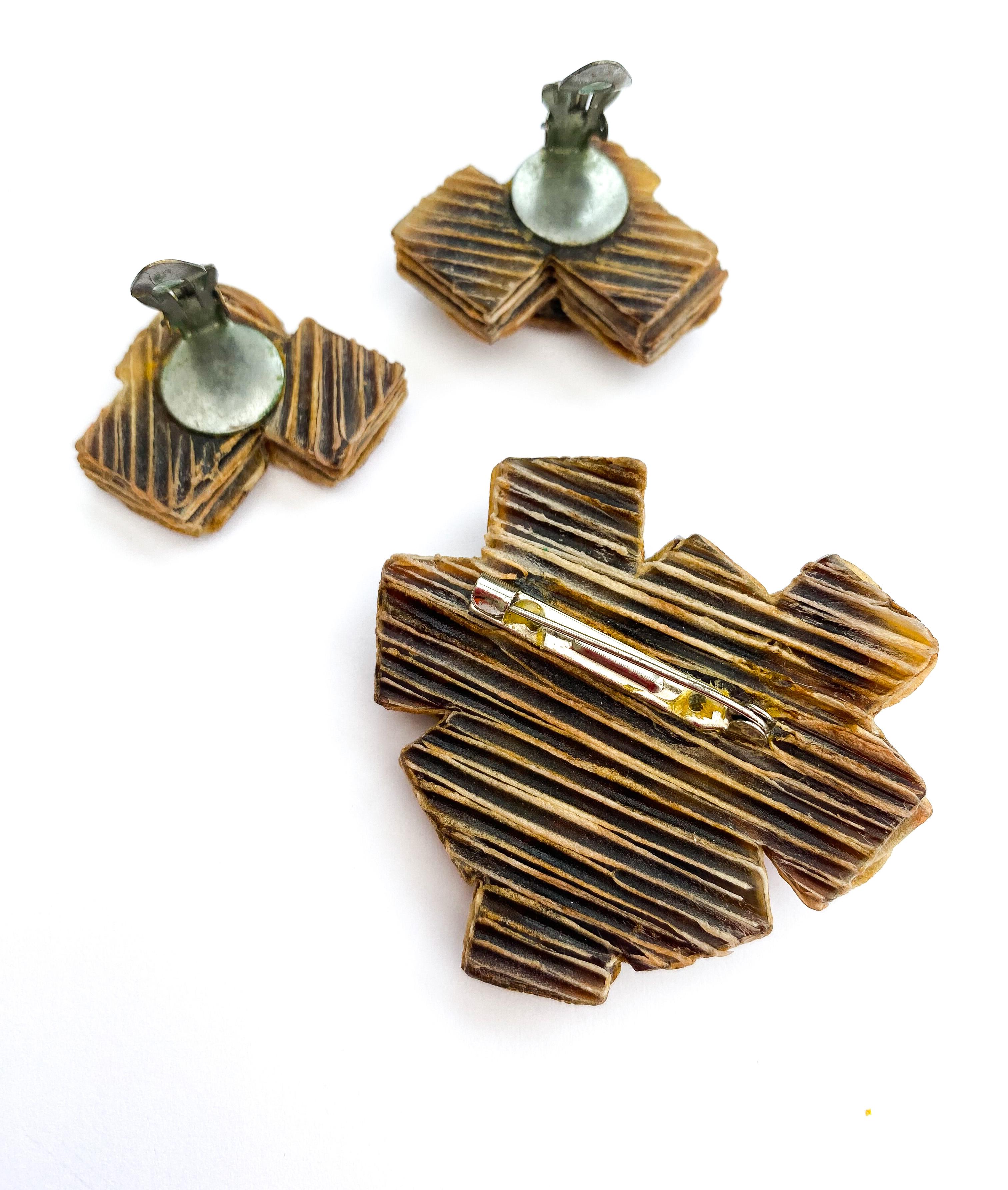A mirrored glass and alousel brooch and earrings, Line Vautrin, France, 1960s For Sale 2