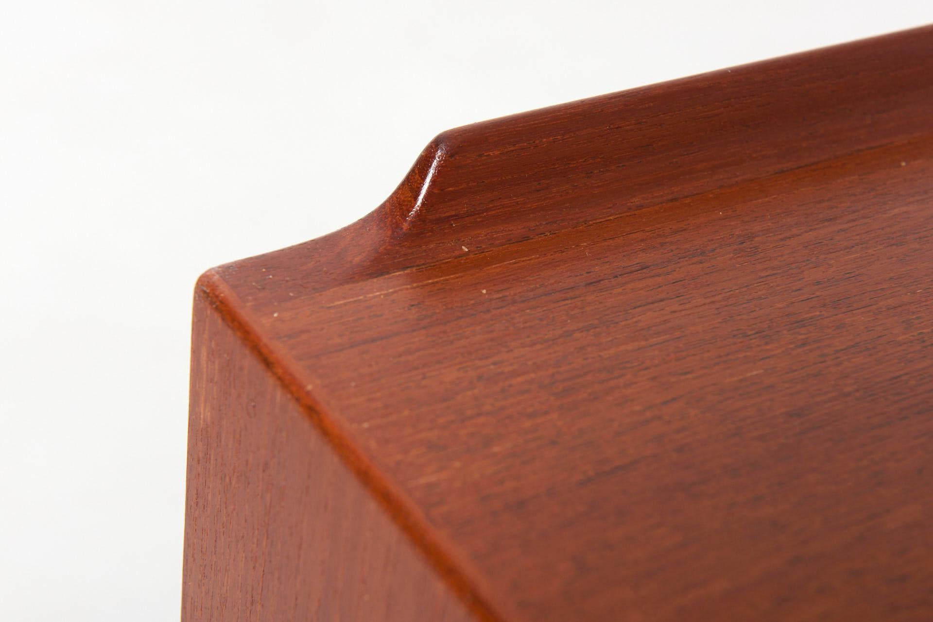 A Model 29 Sideboard in teak,  By Arne Vodder 7