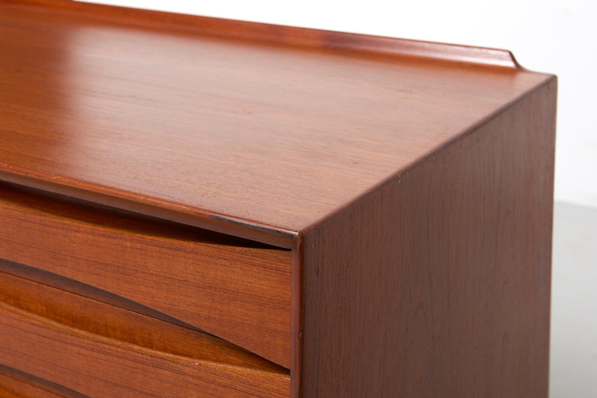A Model 29 Sideboard in teak,  By Arne Vodder 10