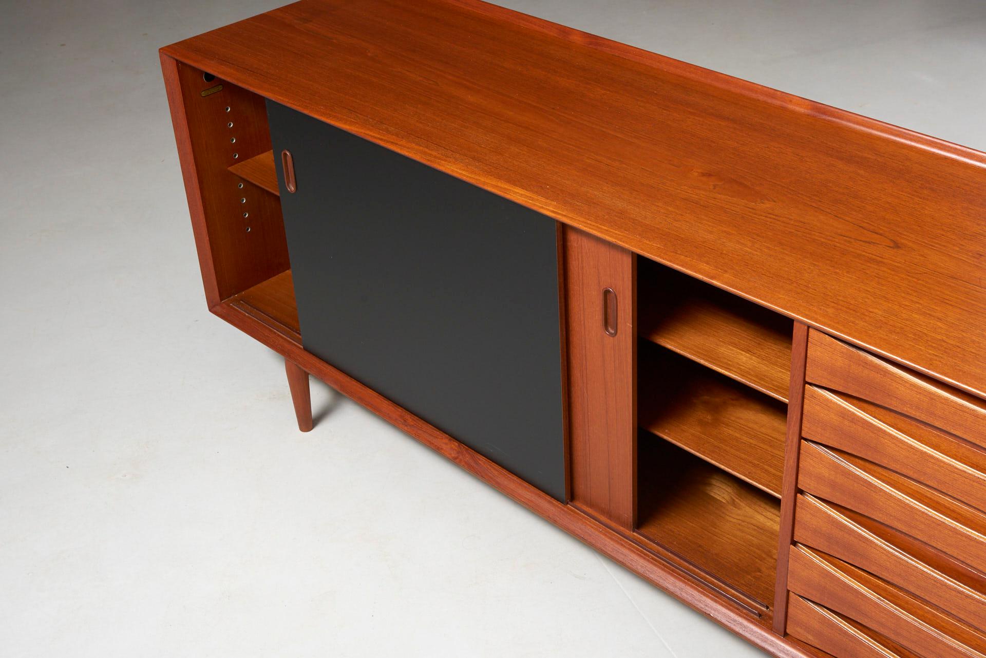 A Model 29 Sideboard in teak,  By Arne Vodder 13
