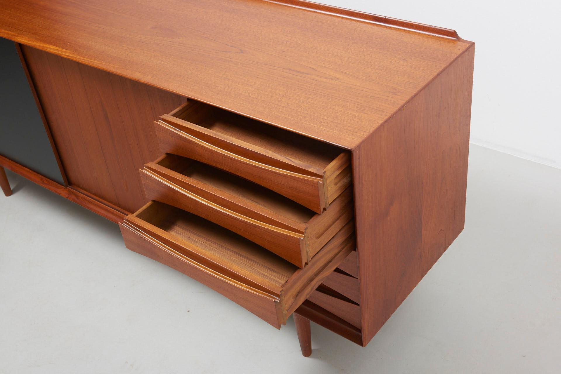 A Model 29 Sideboard in teak,  By Arne Vodder 2