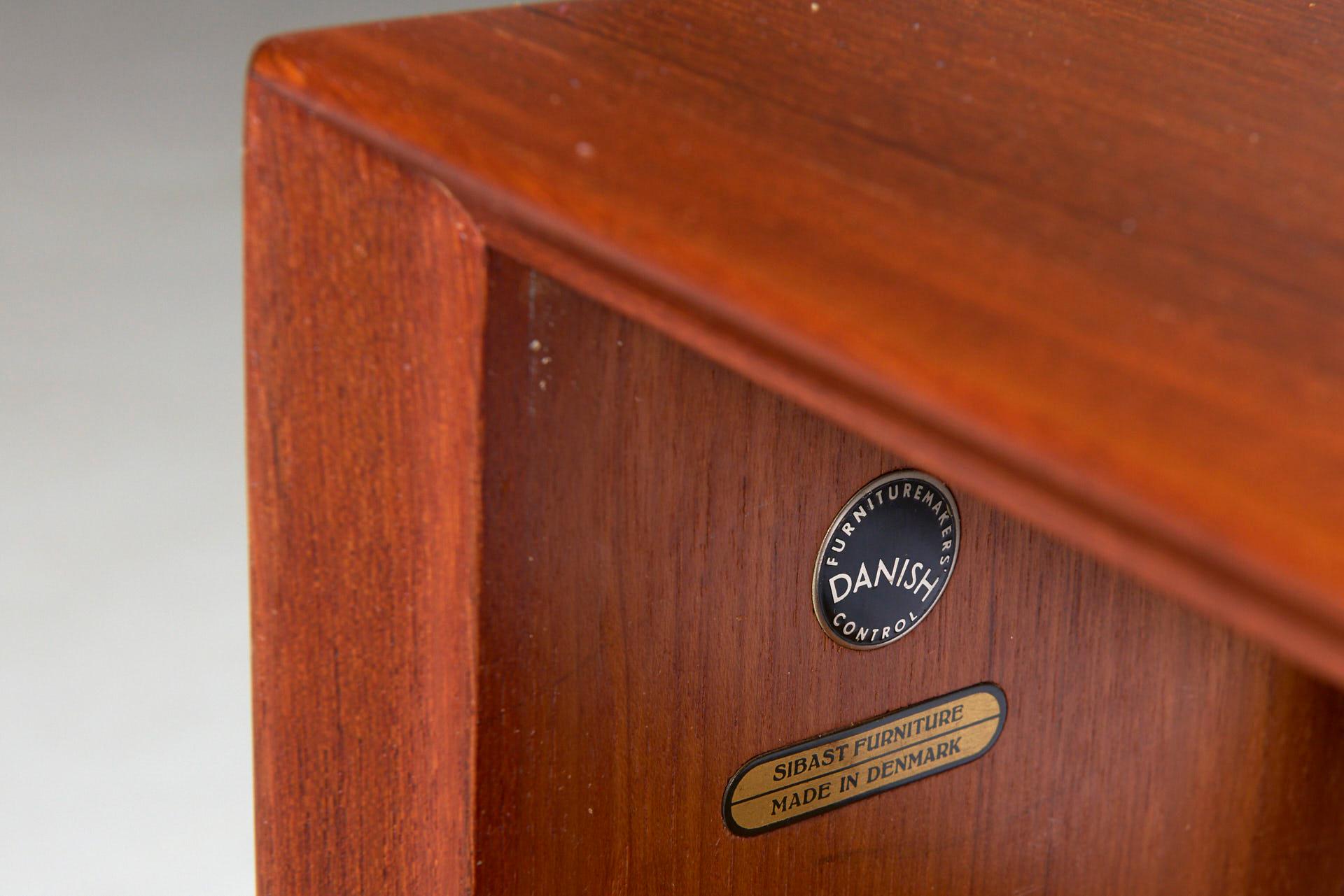 A Model 29 Sideboard in teak,  By Arne Vodder 3