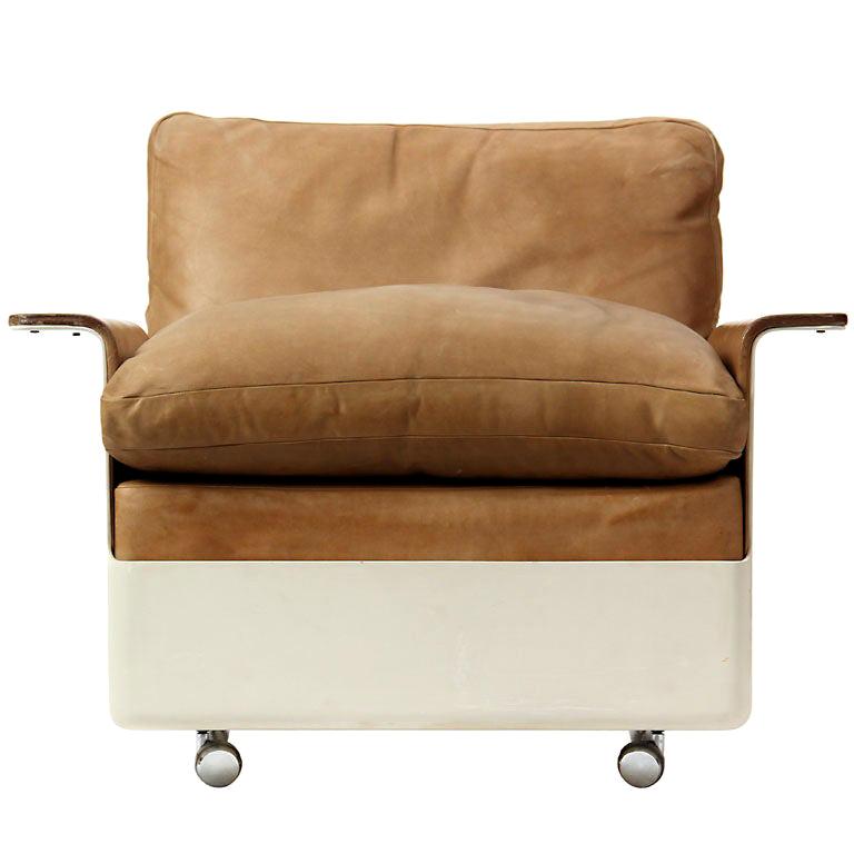 Model 620 Fiberglass and Leather Lounge Chair by Dieter Rams