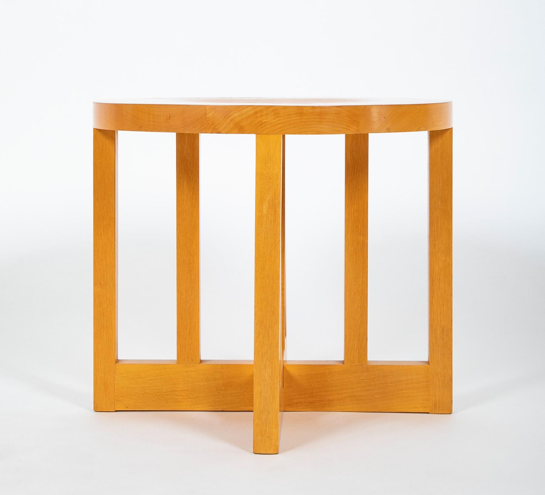 Model 820 Knoll Stool Designed by Richard Meier In Good Condition In Stamford, CT