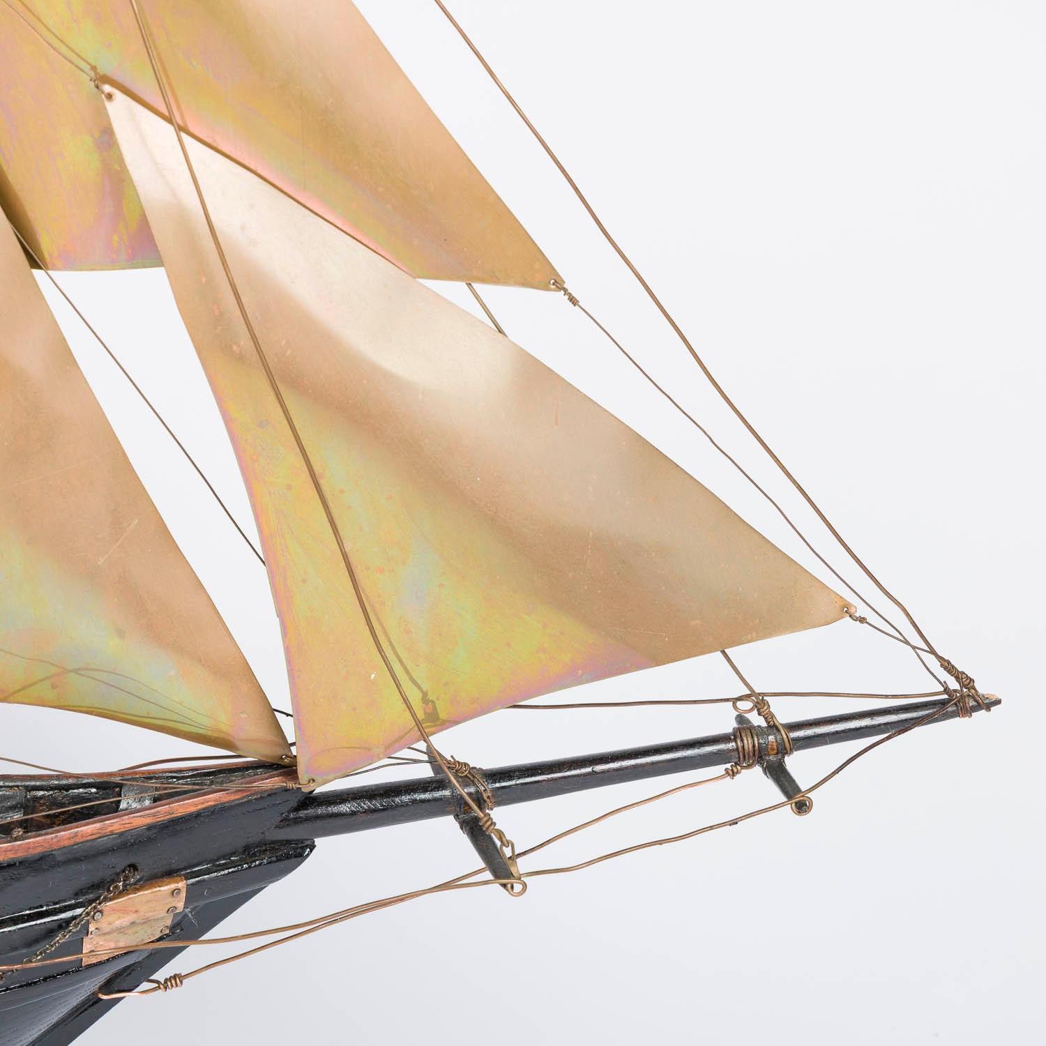 A model of a three mast sailing ship Golden Horizon en venta 5